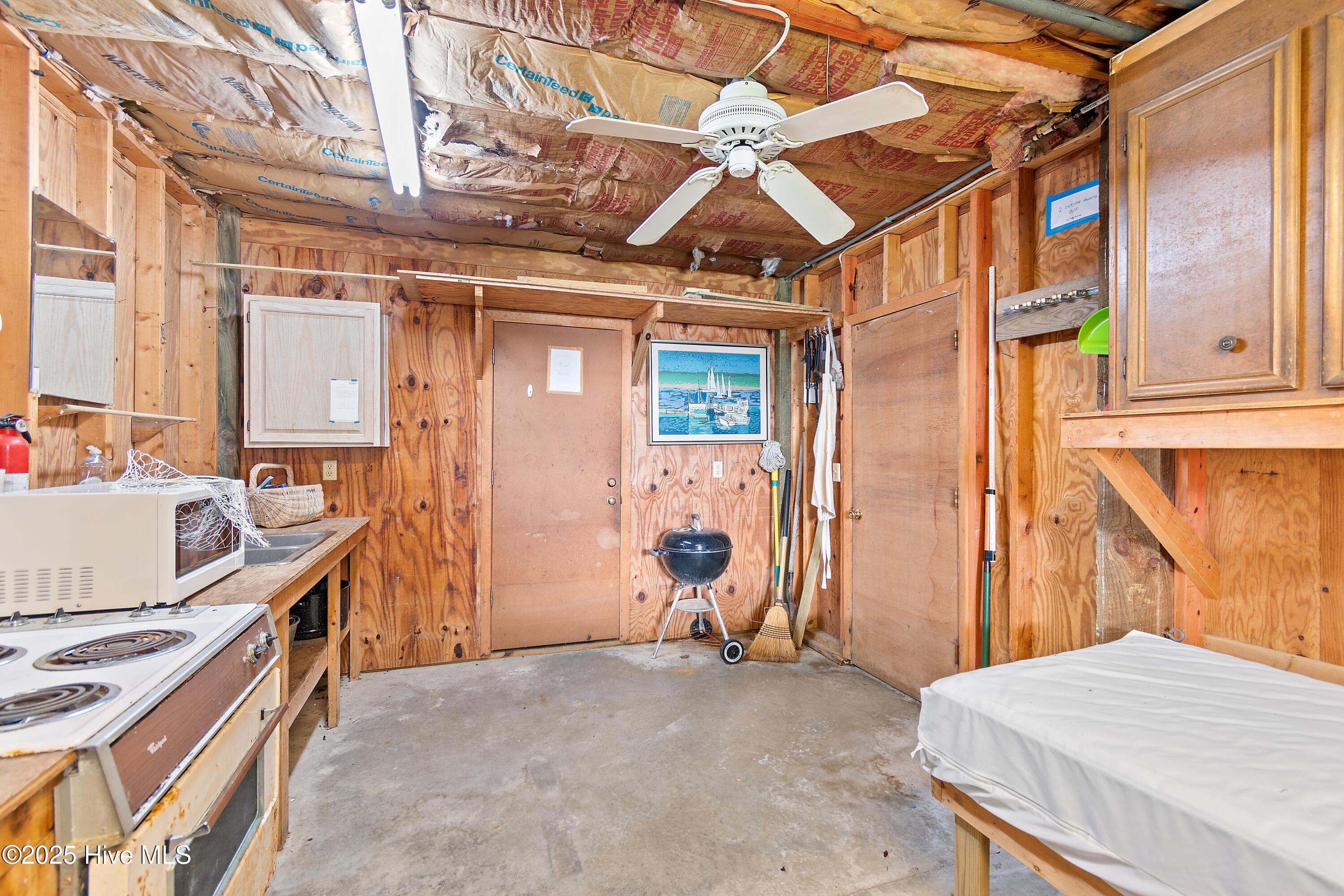 100543177 | Photo 42