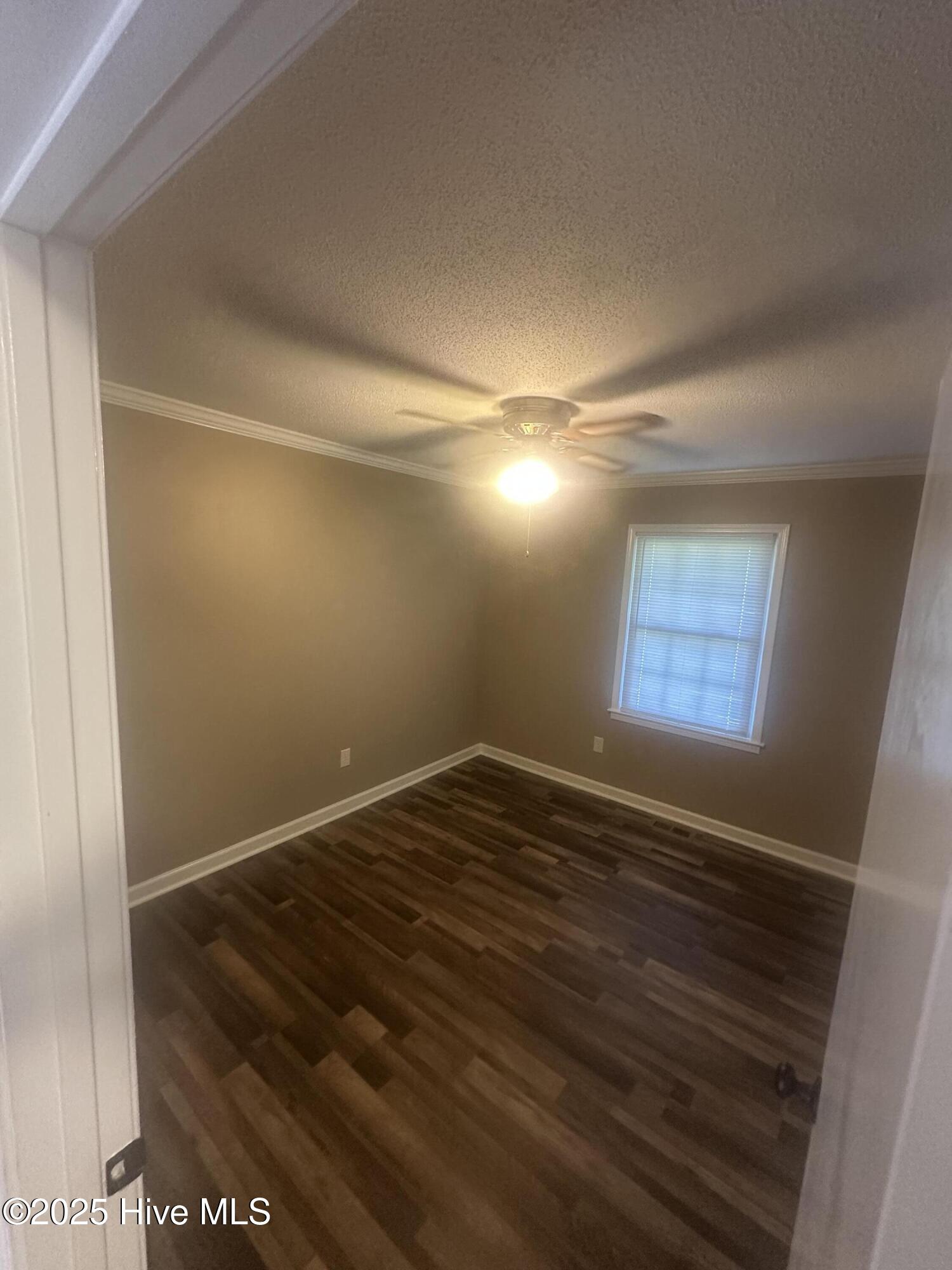 100518082 | Photo 12