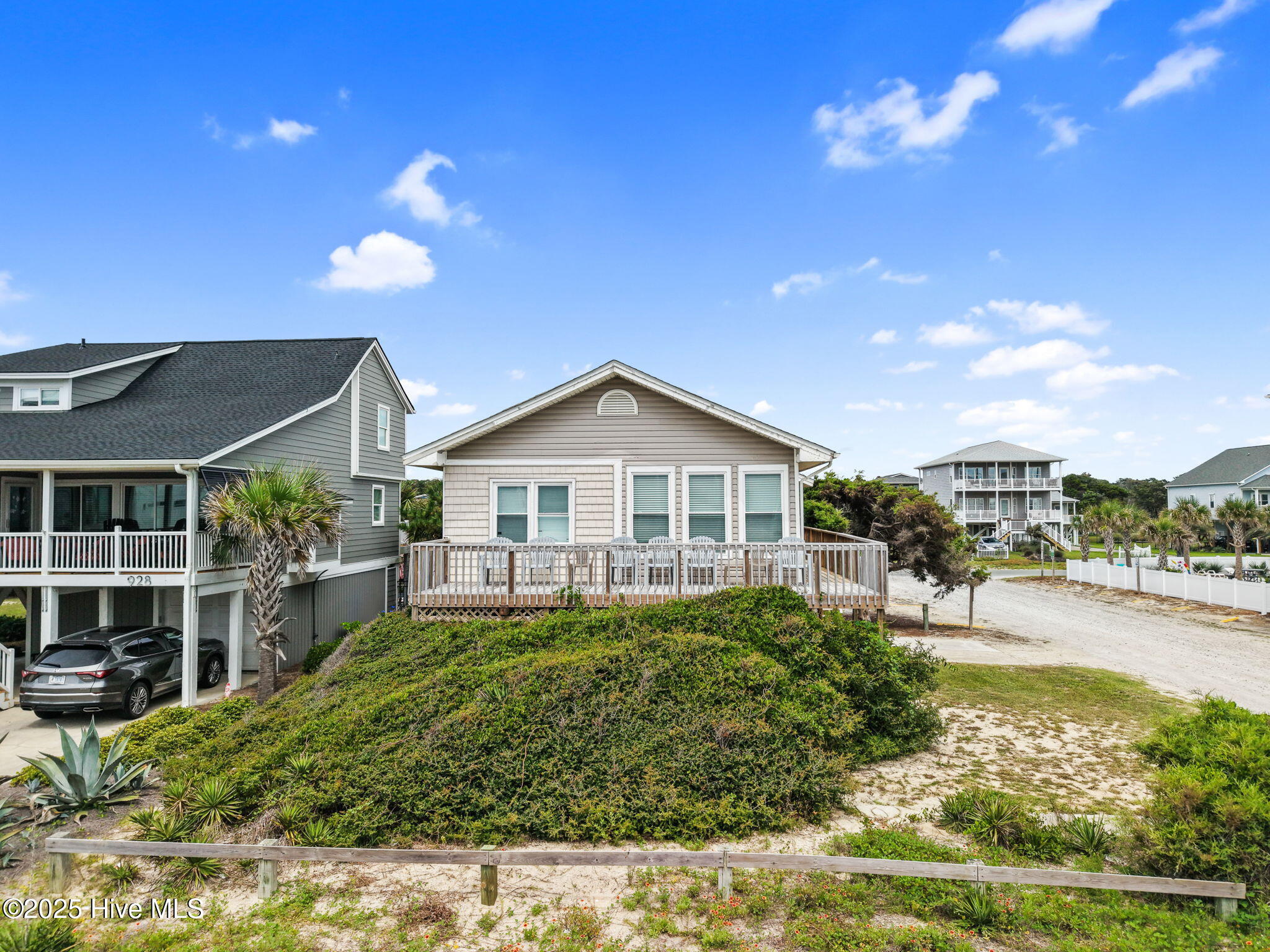 100526809 | Photo 10