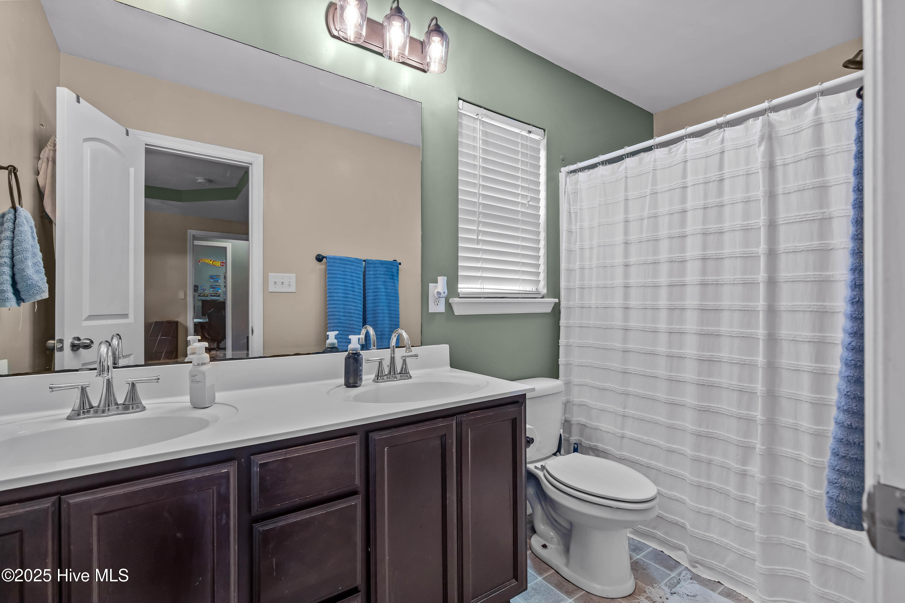 100534497 | Photo 38