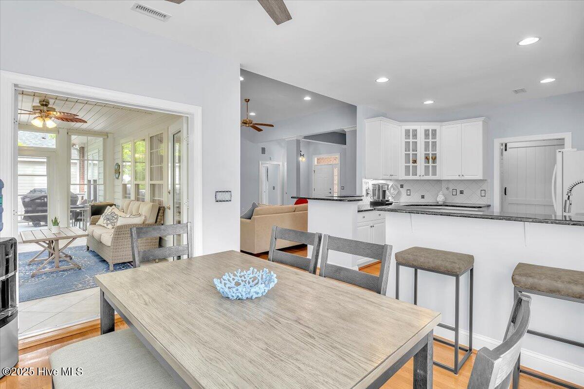 100506076 | Photo 18