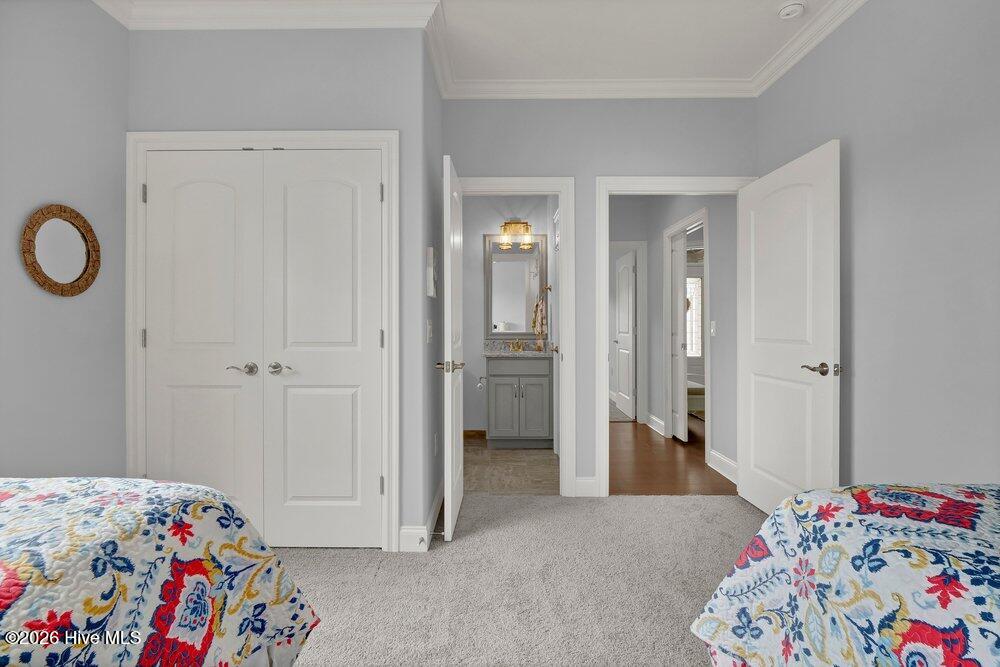 100560096 | Photo 21