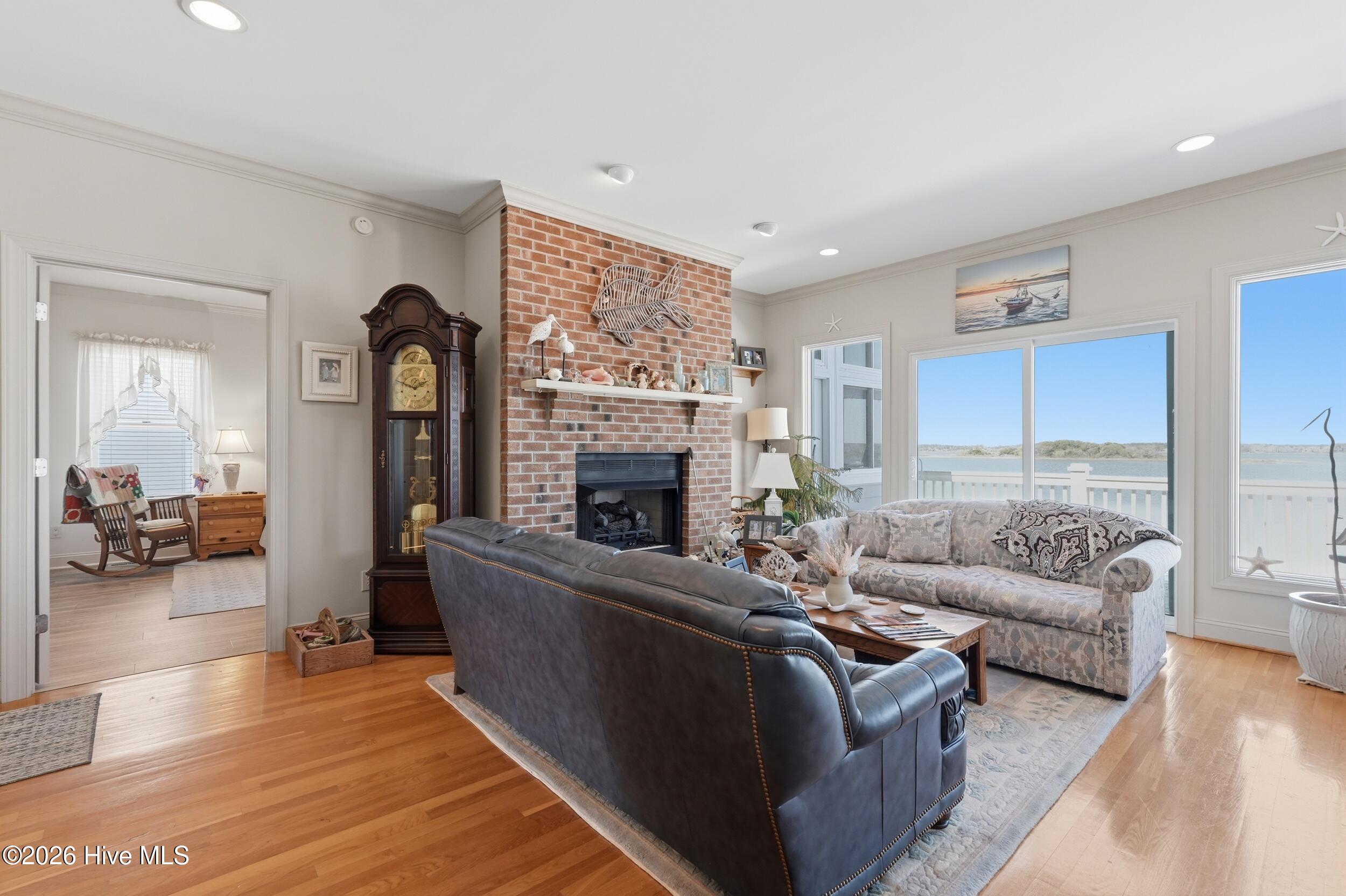 100561994 | Photo 14