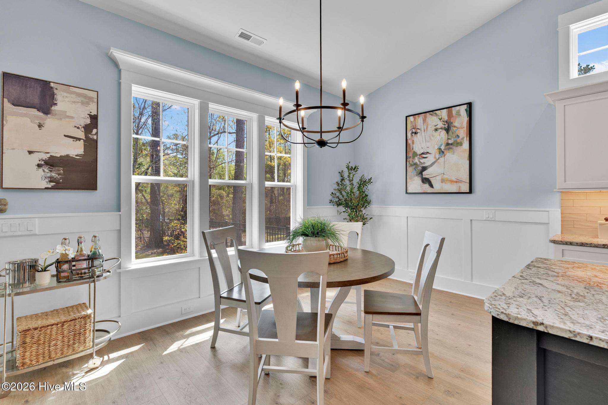 100564627 | Photo 17