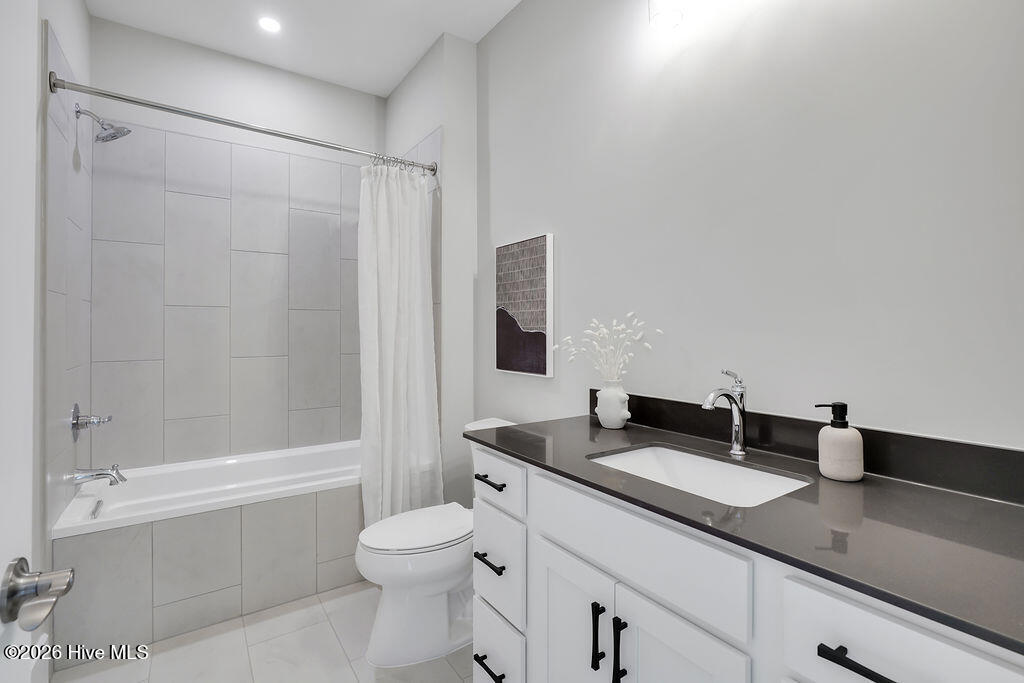 100550768 | Photo 18