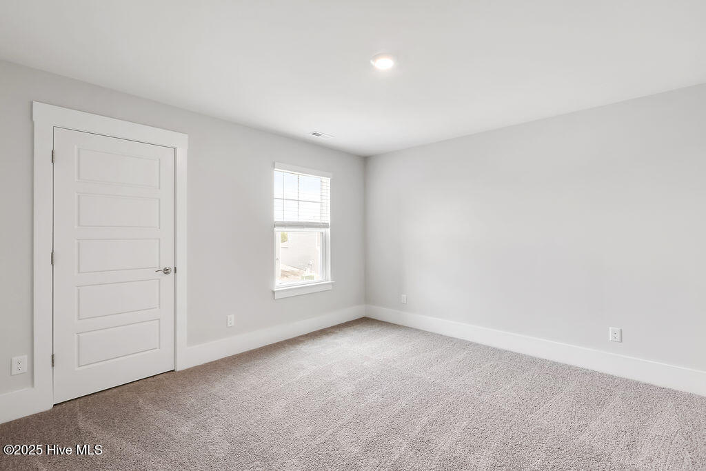 100535555 | Photo 24