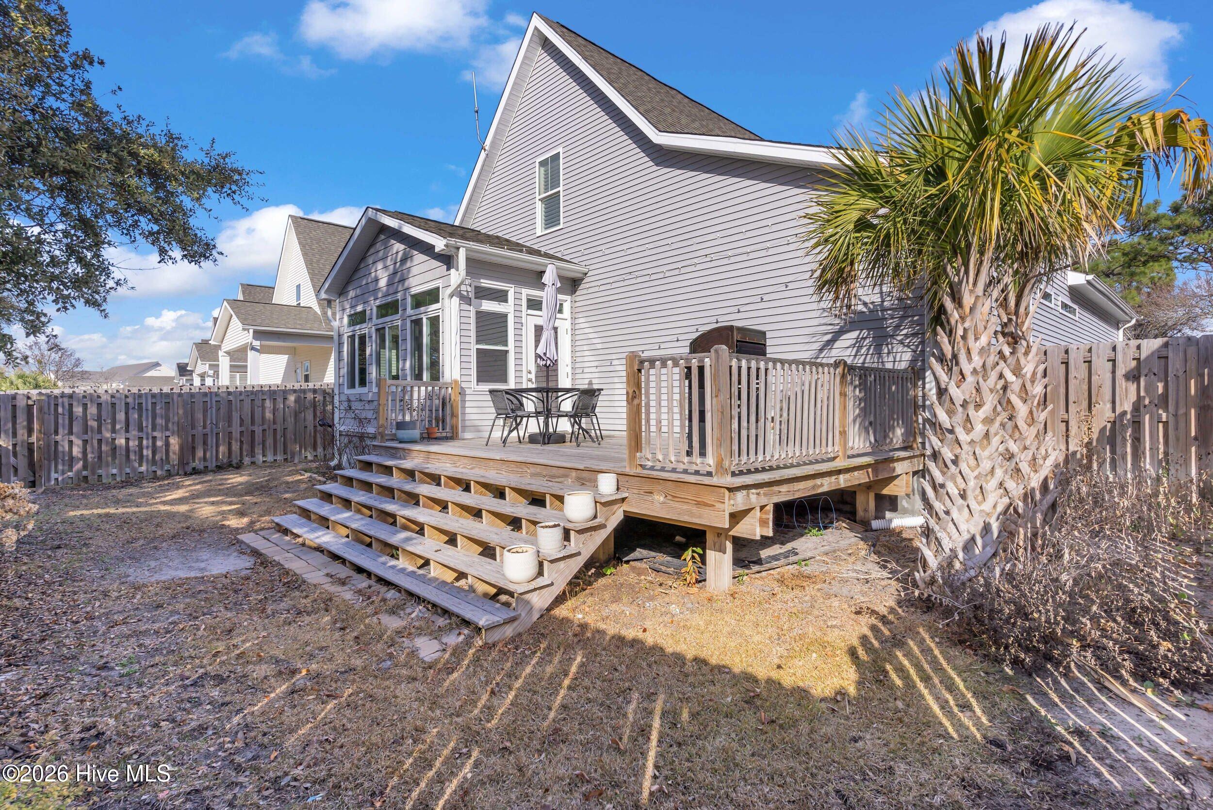 100548282 | Photo 26