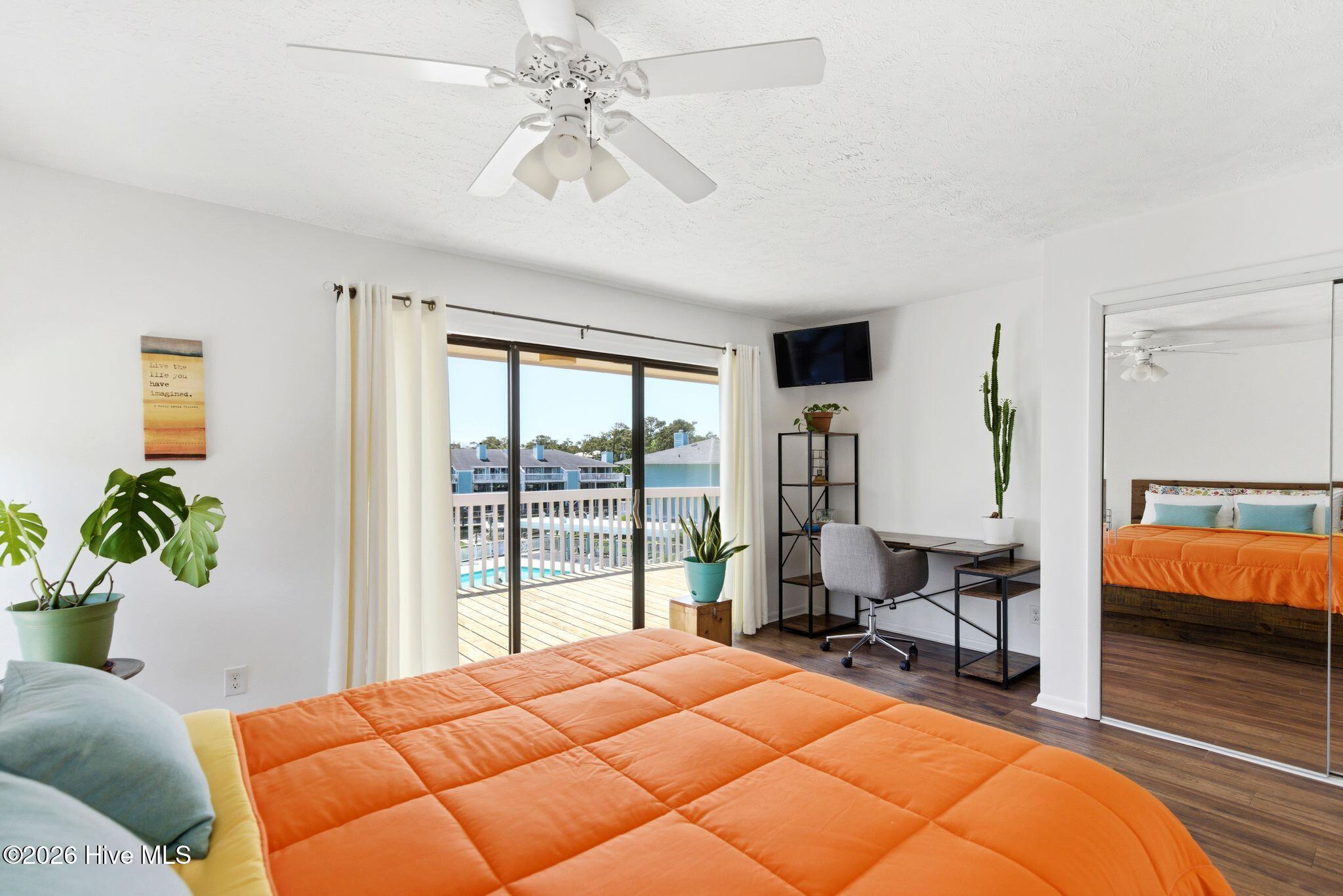 100568885 | Photo 22