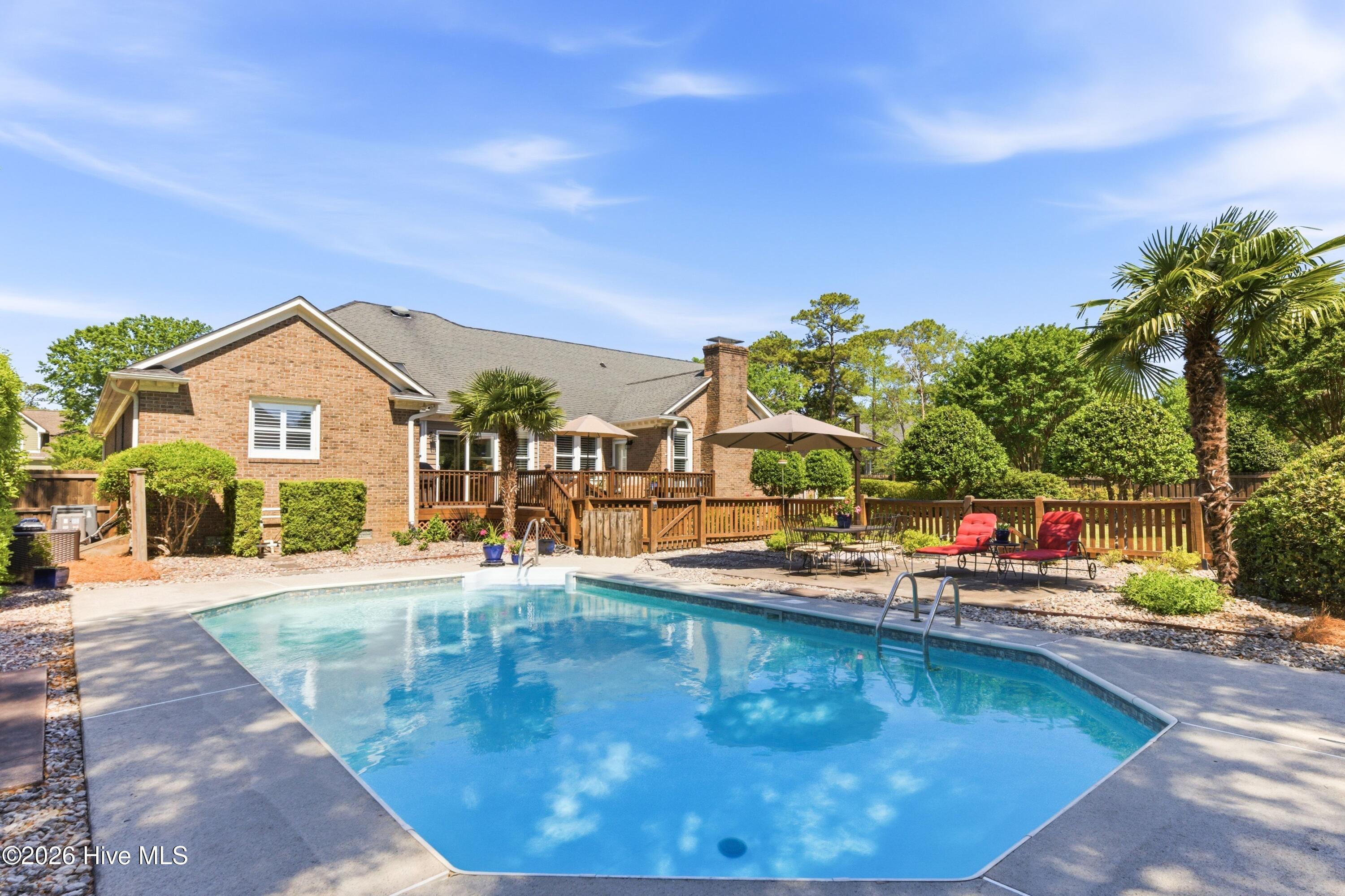 100568689 | Photo 27