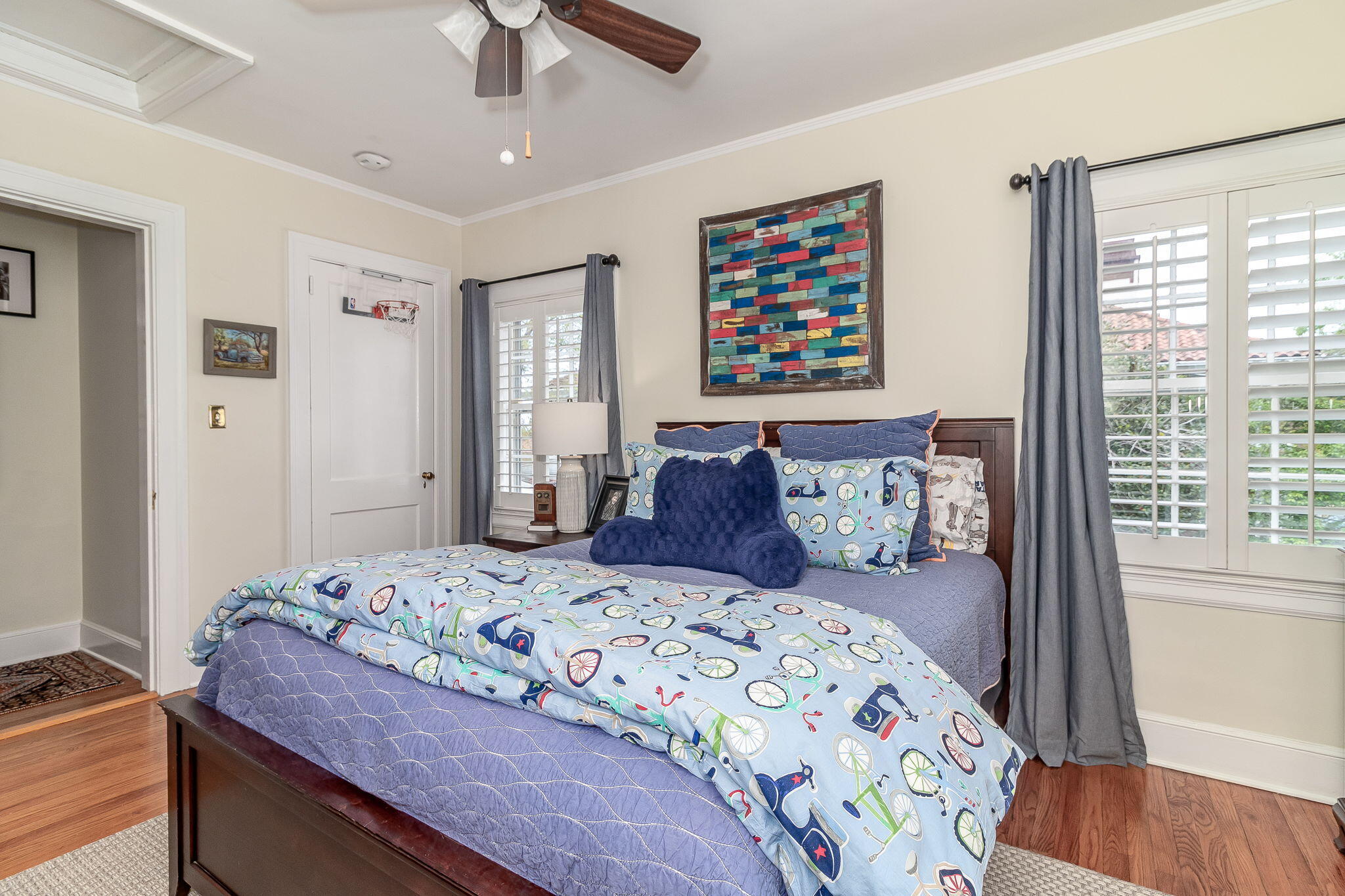 55-web-or-mls-2421 WALTON WAY ©--36