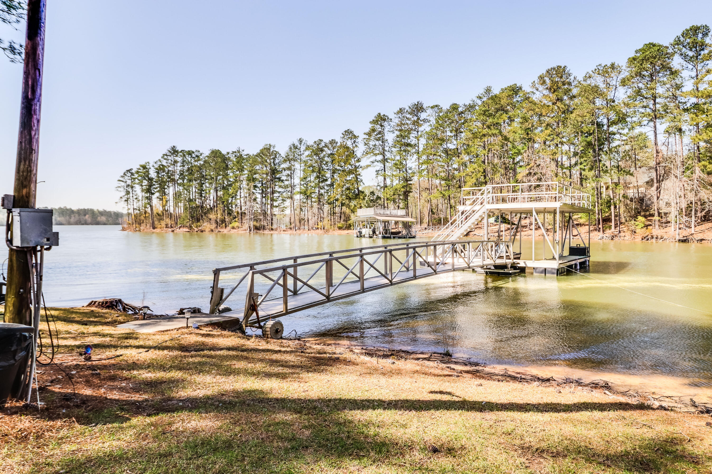 1061 Delaware Dr-54
