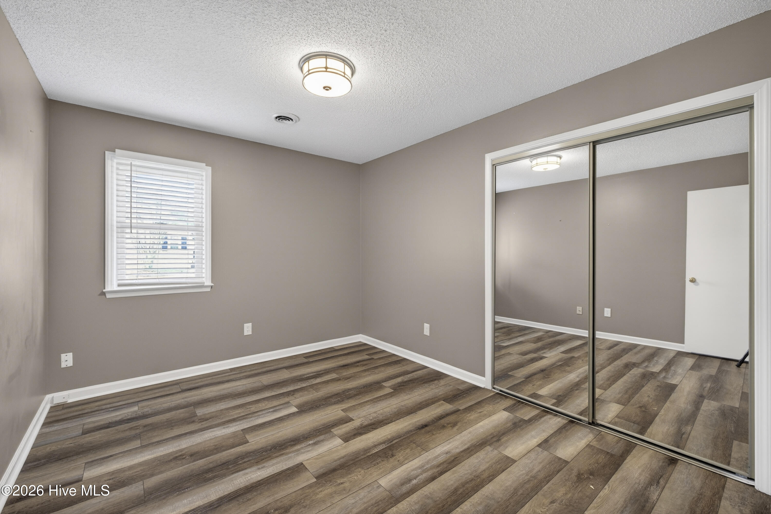 100563145 | Photo 17