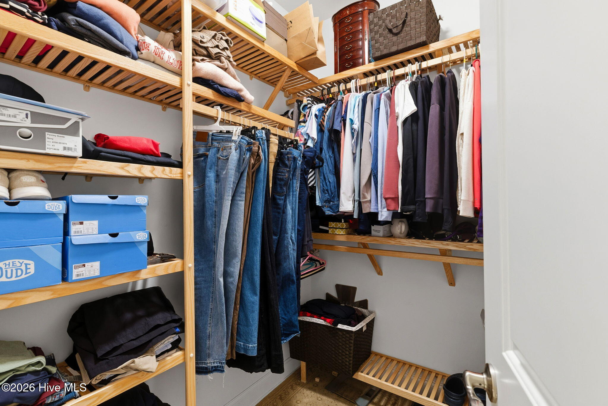 100554353 | Photo 33