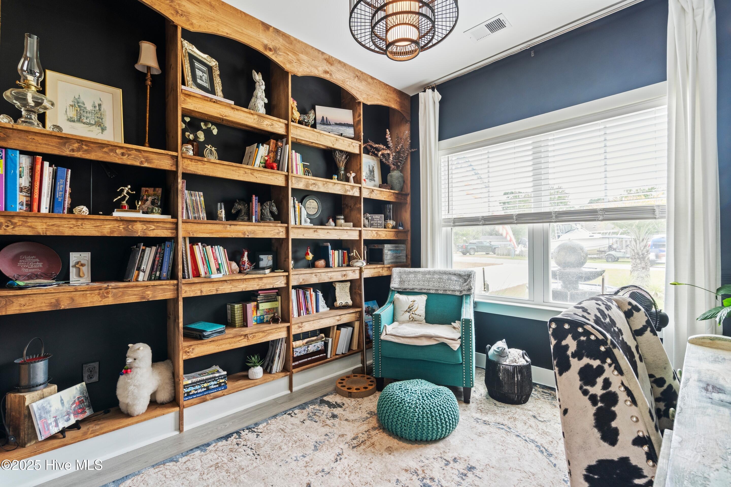 100525956 | Photo 43