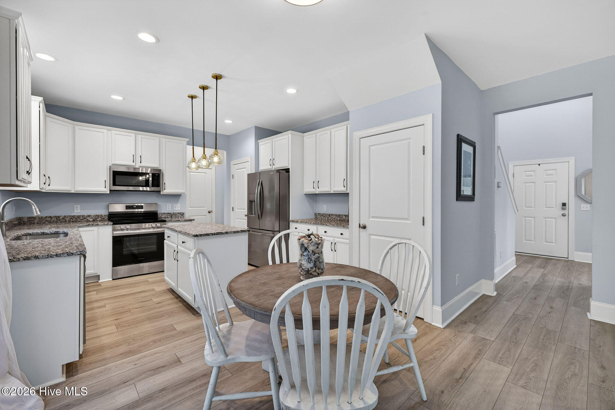 100570587 | Photo 17