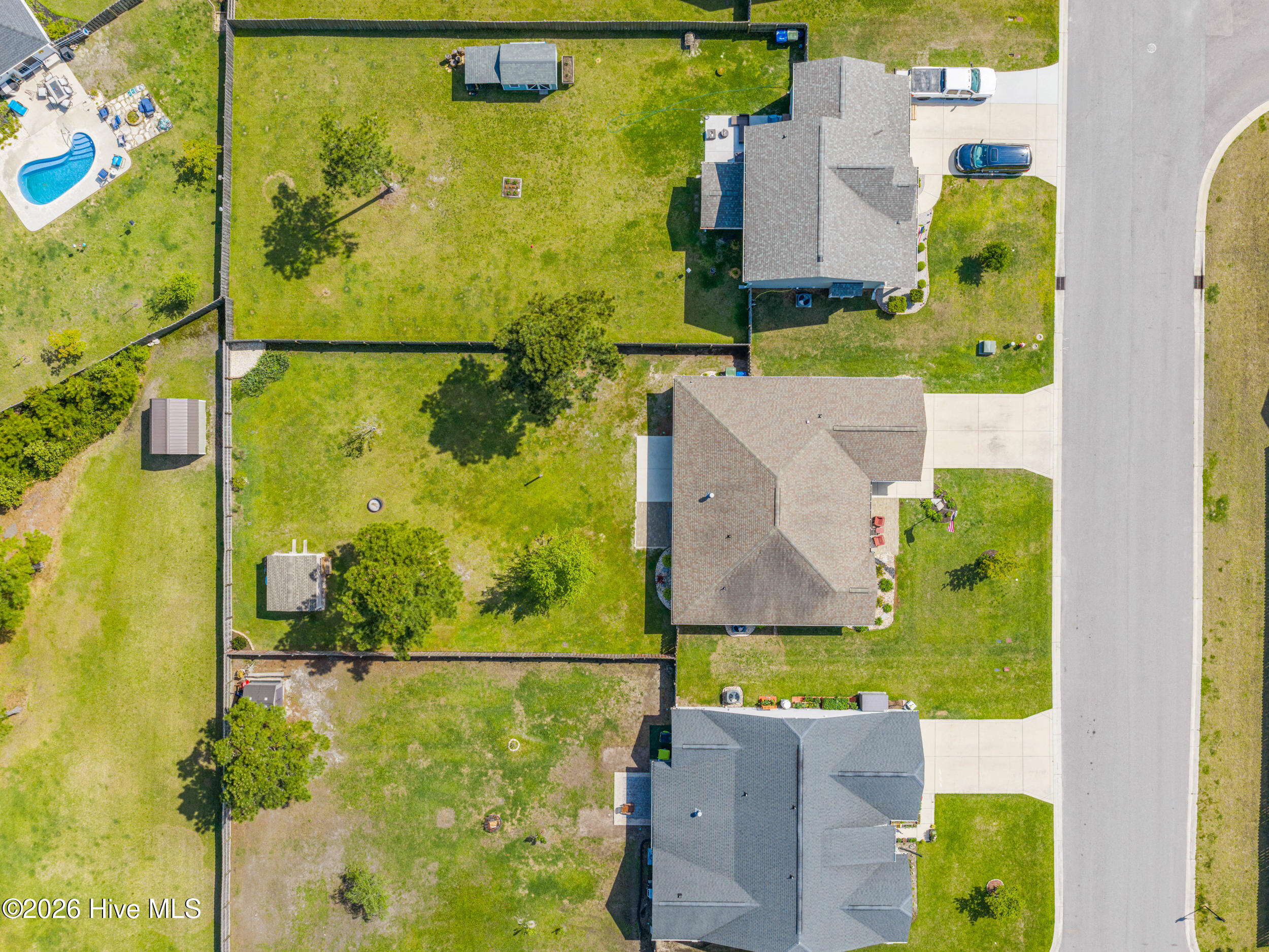 100567320 | Photo 51