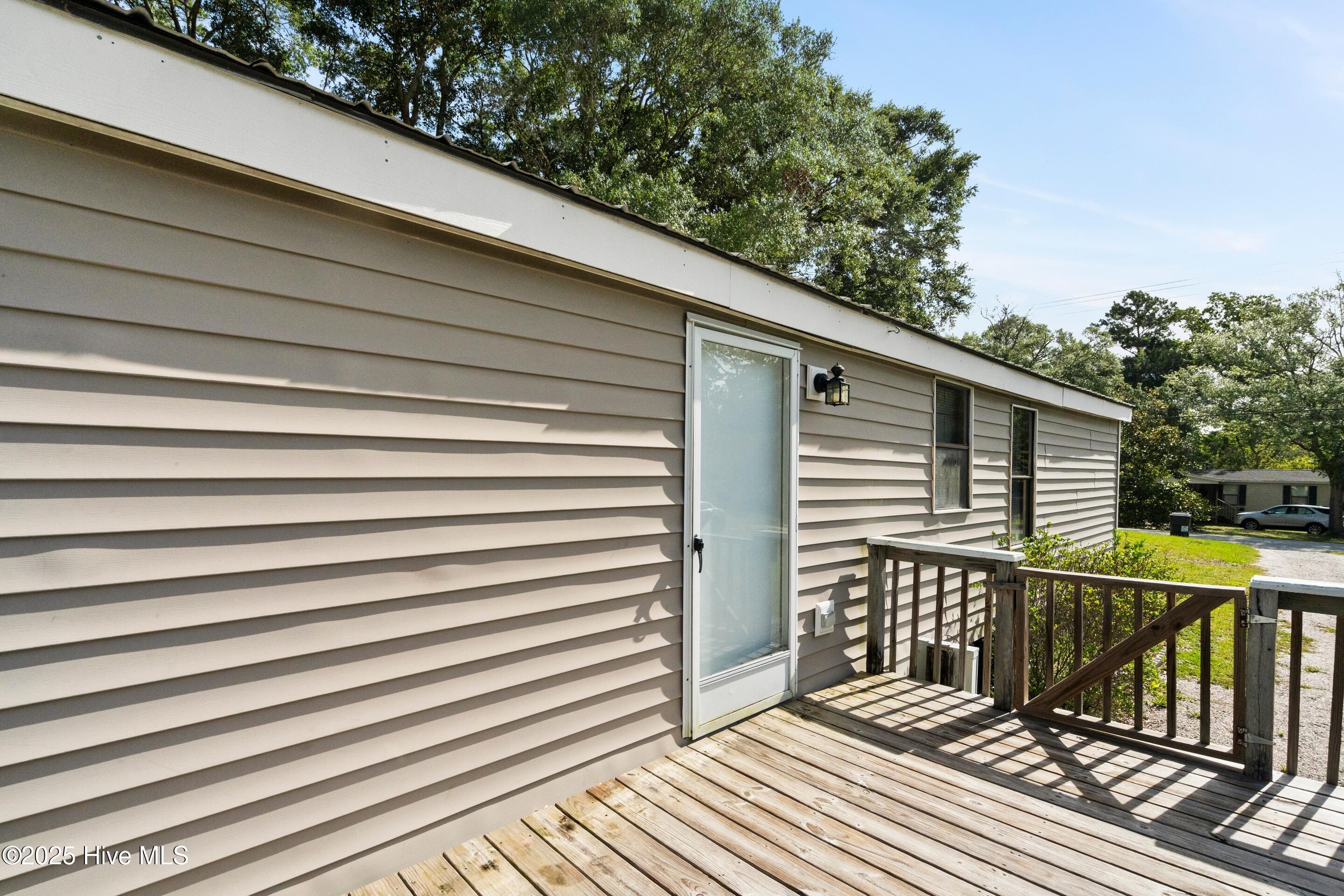 100519886 | Photo 33