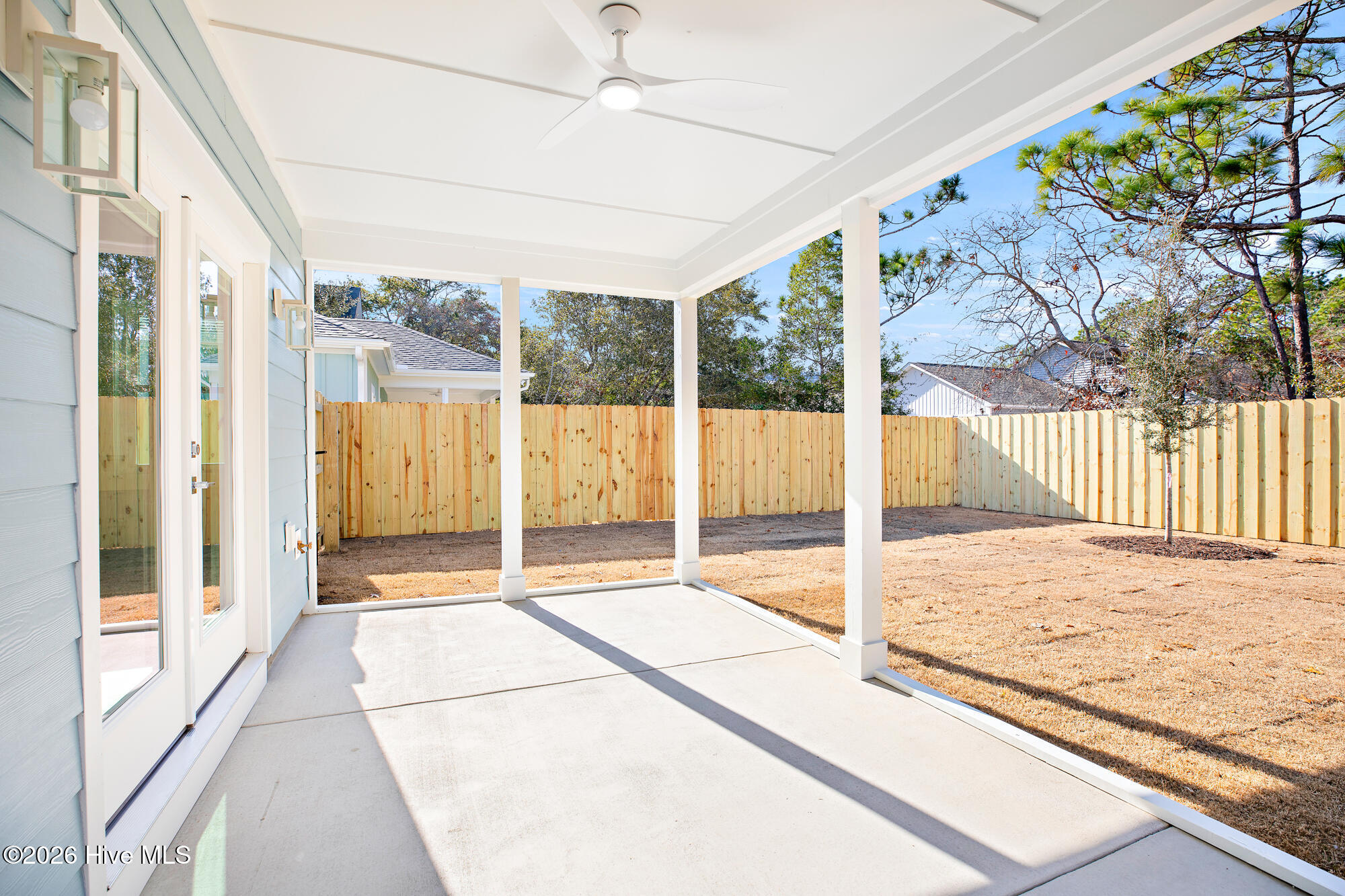 100547169 | Photo 34