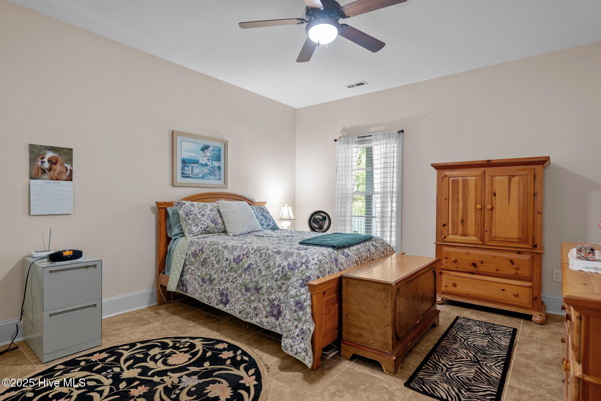 100513091 | Photo 60