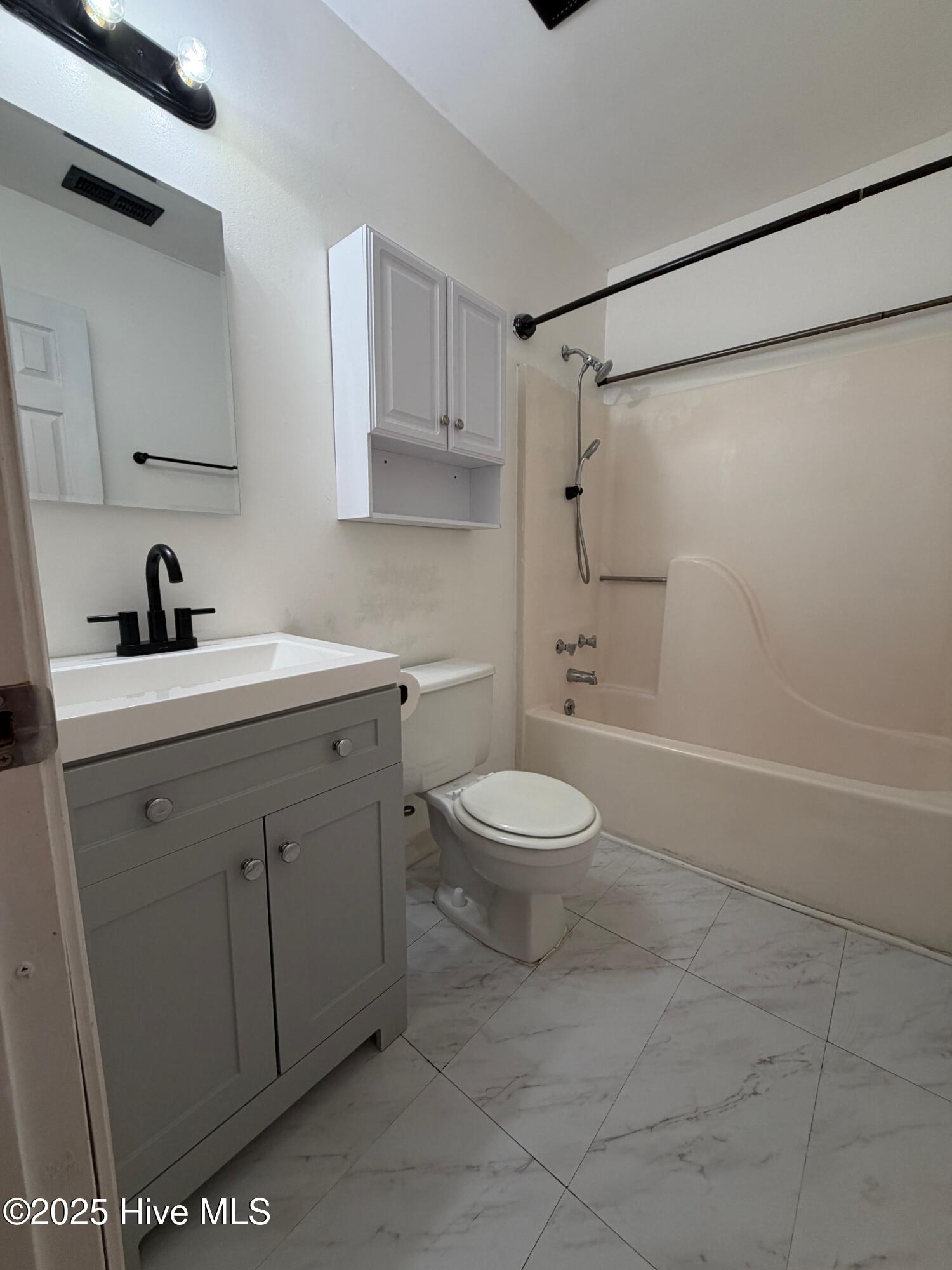 100539782 | Photo 11