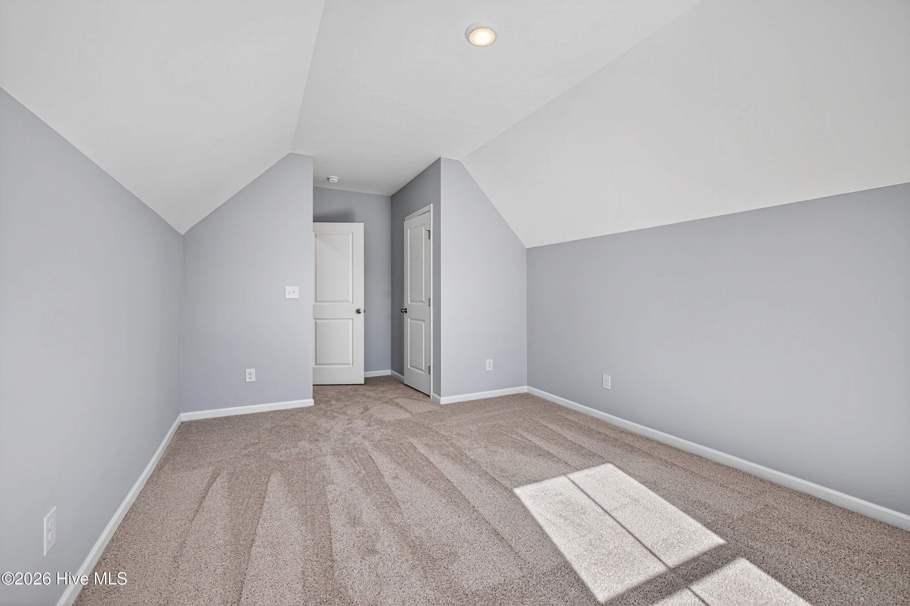 100565447 | Photo 42