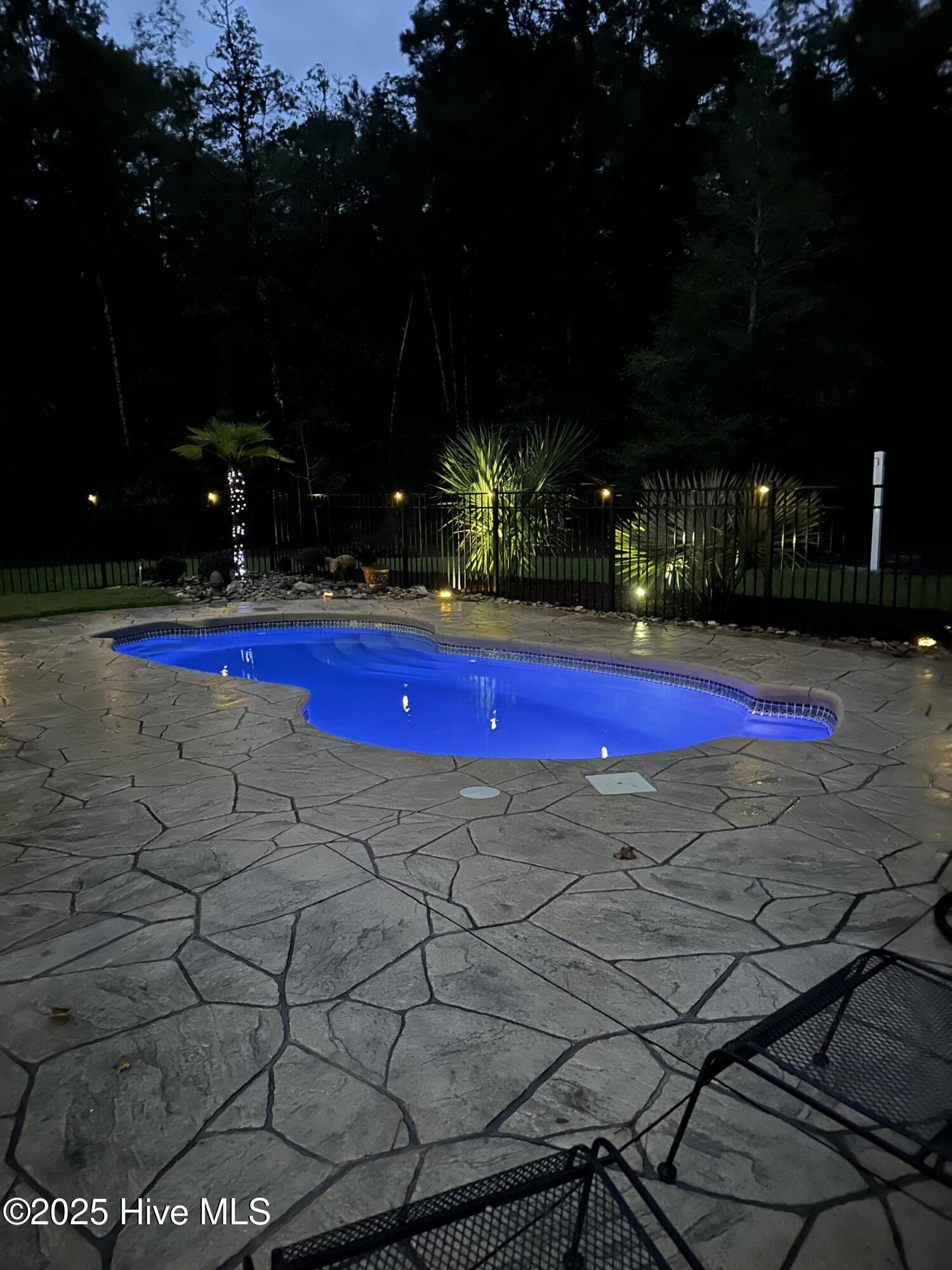 100530604 | Photo 18