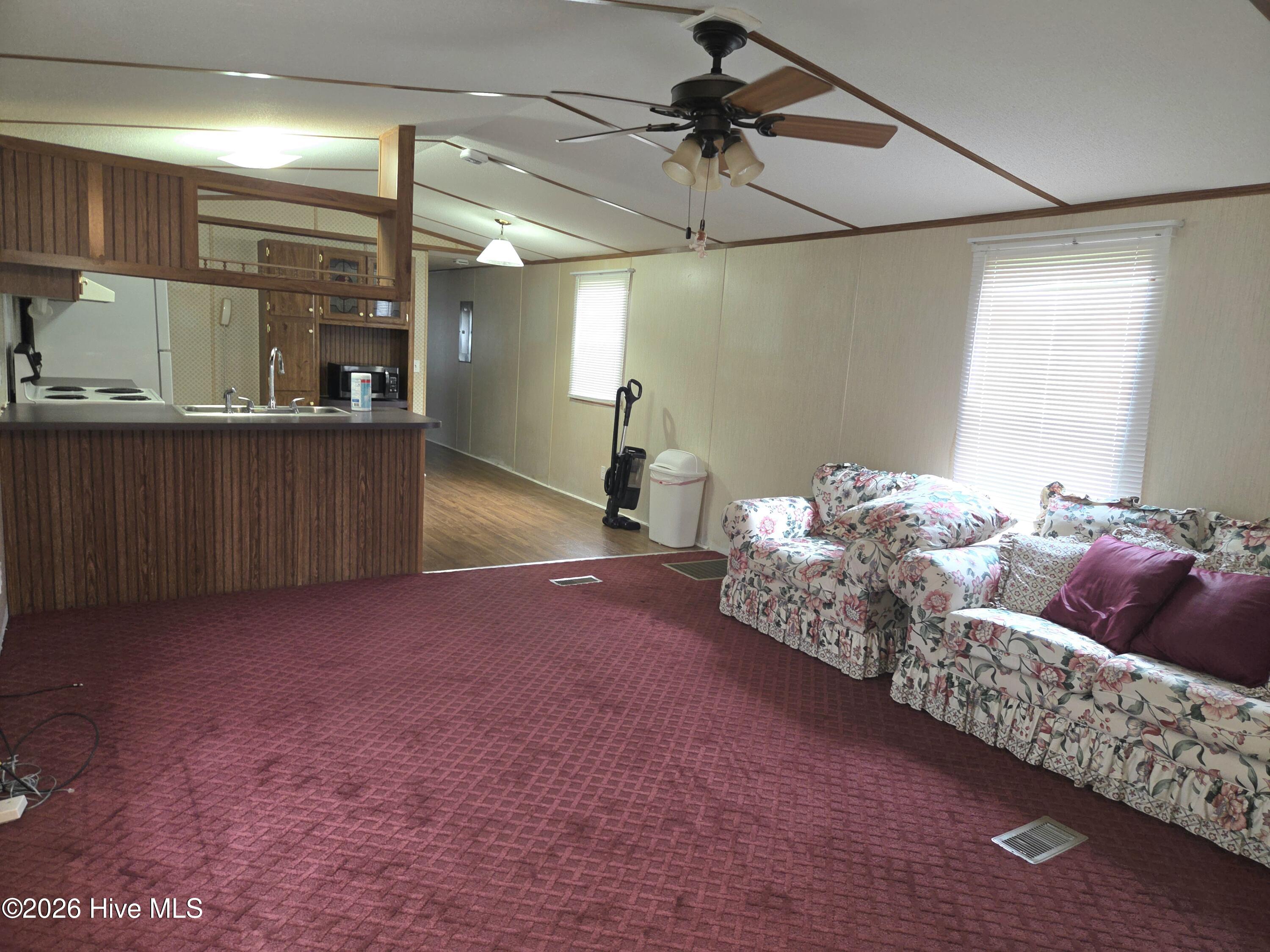 205 26 Meadow Lane E,Hubert