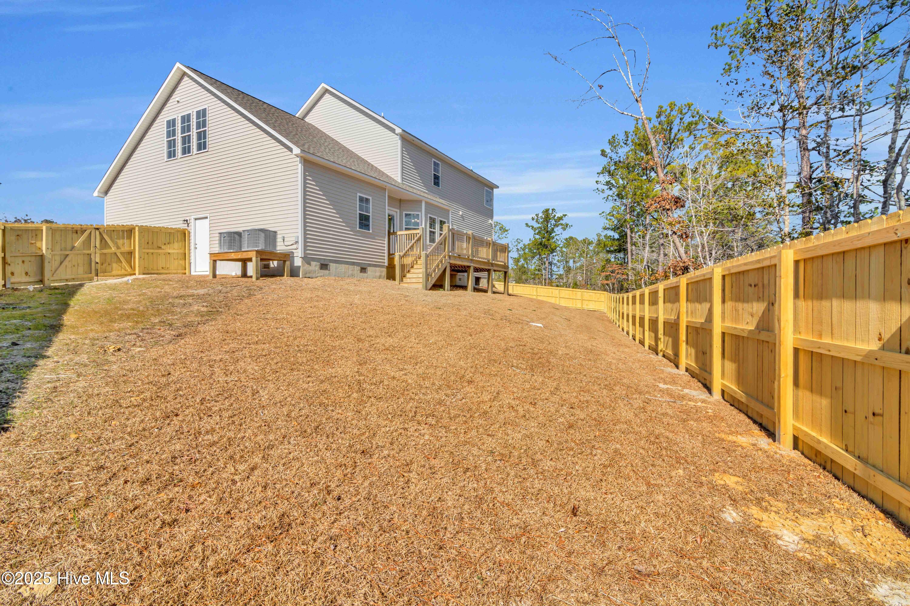 100566089 | Photo 41