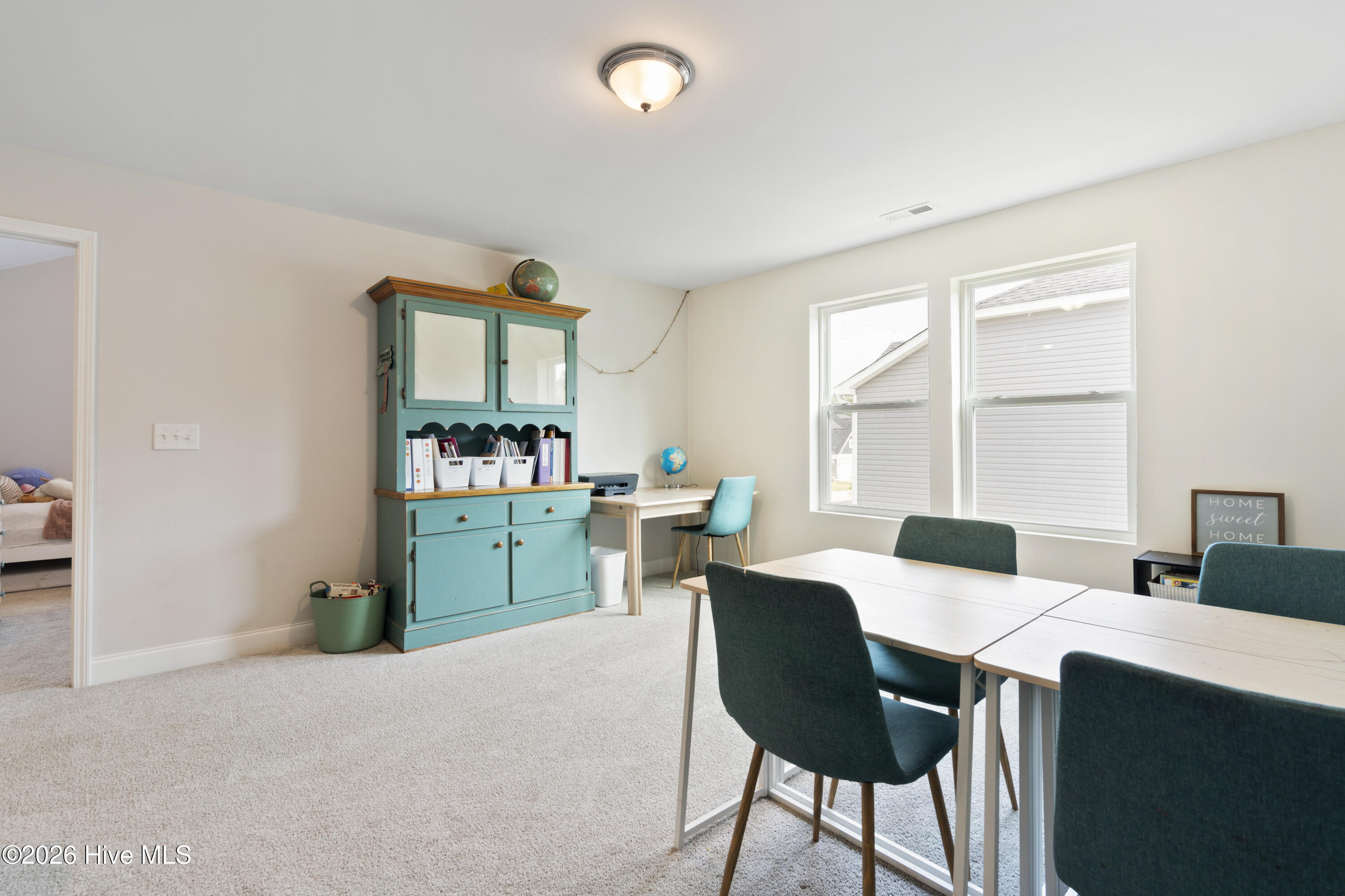 100564295 | Photo 37