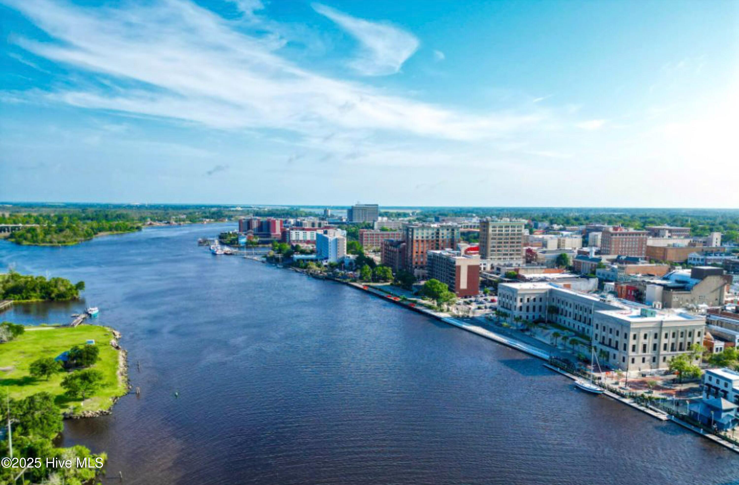 100570626 | Photo 43