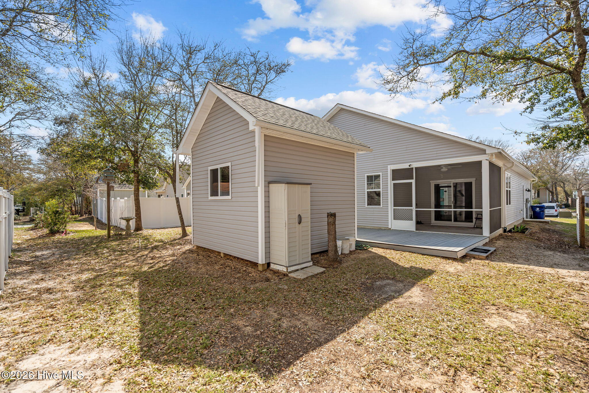 100563124 | Photo 36