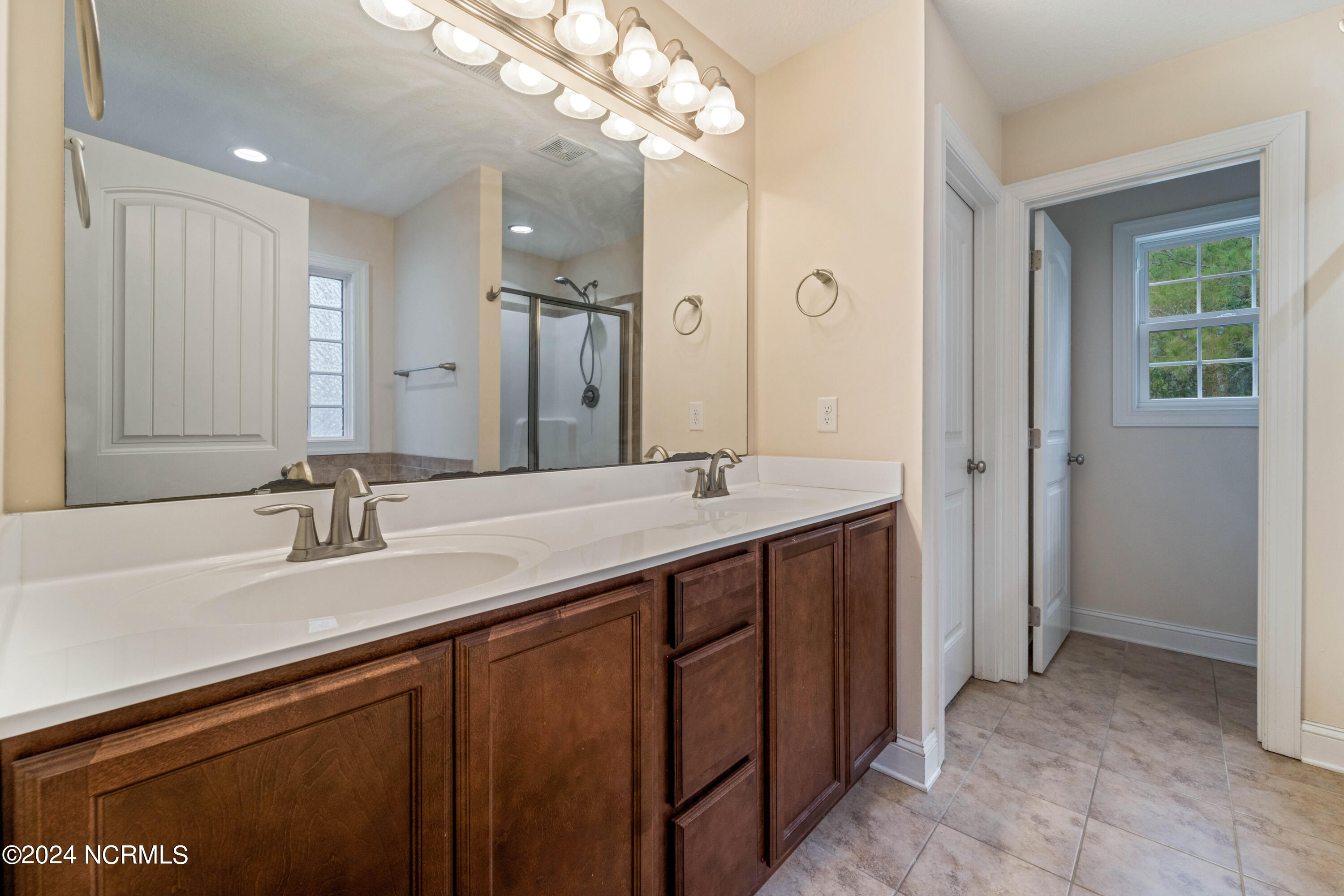 318 Old Snap Dragon Court, Jacksonville, NC, 28546