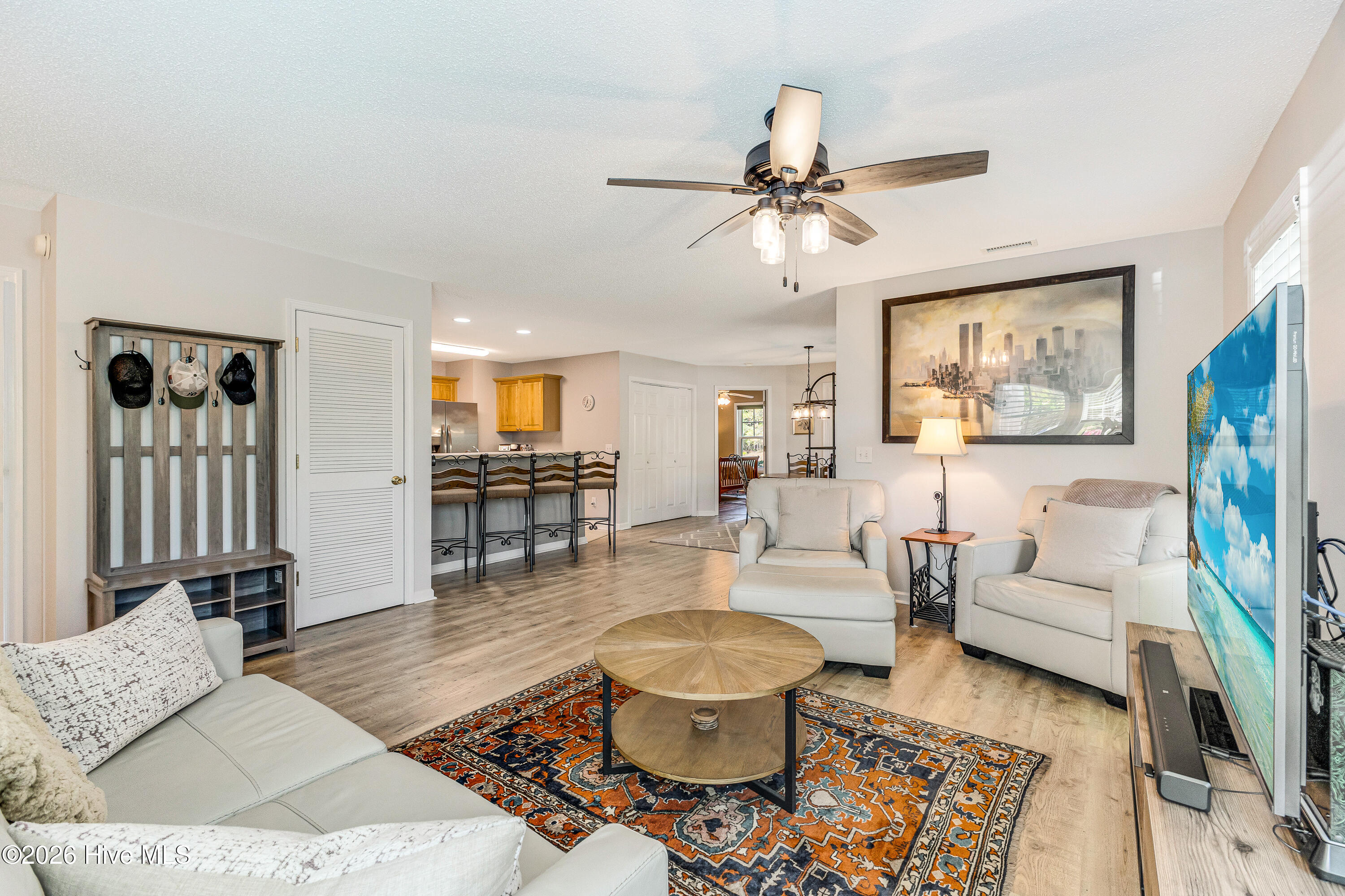 100566975 | Photo 12