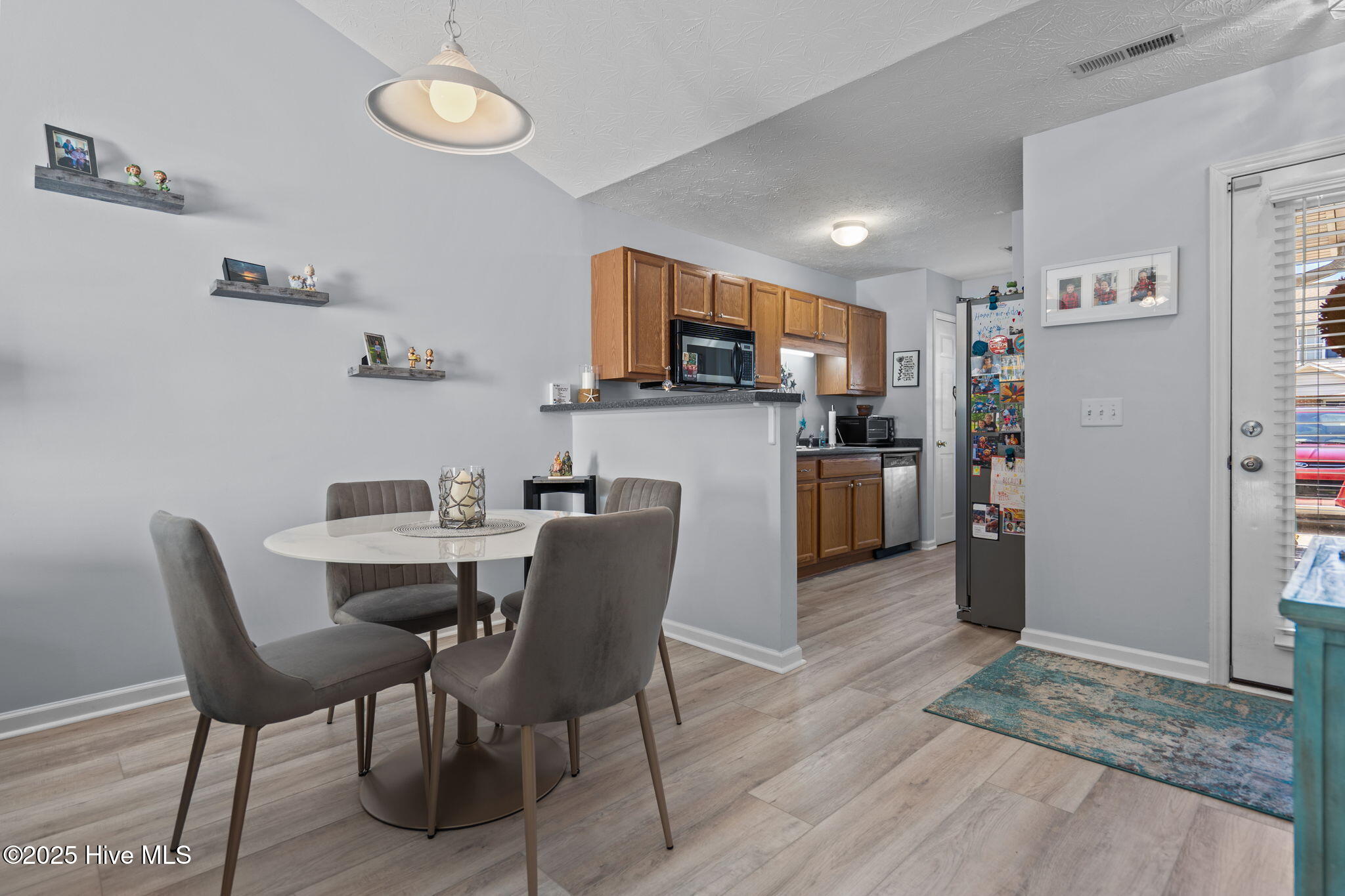 100537421 | Photo 16