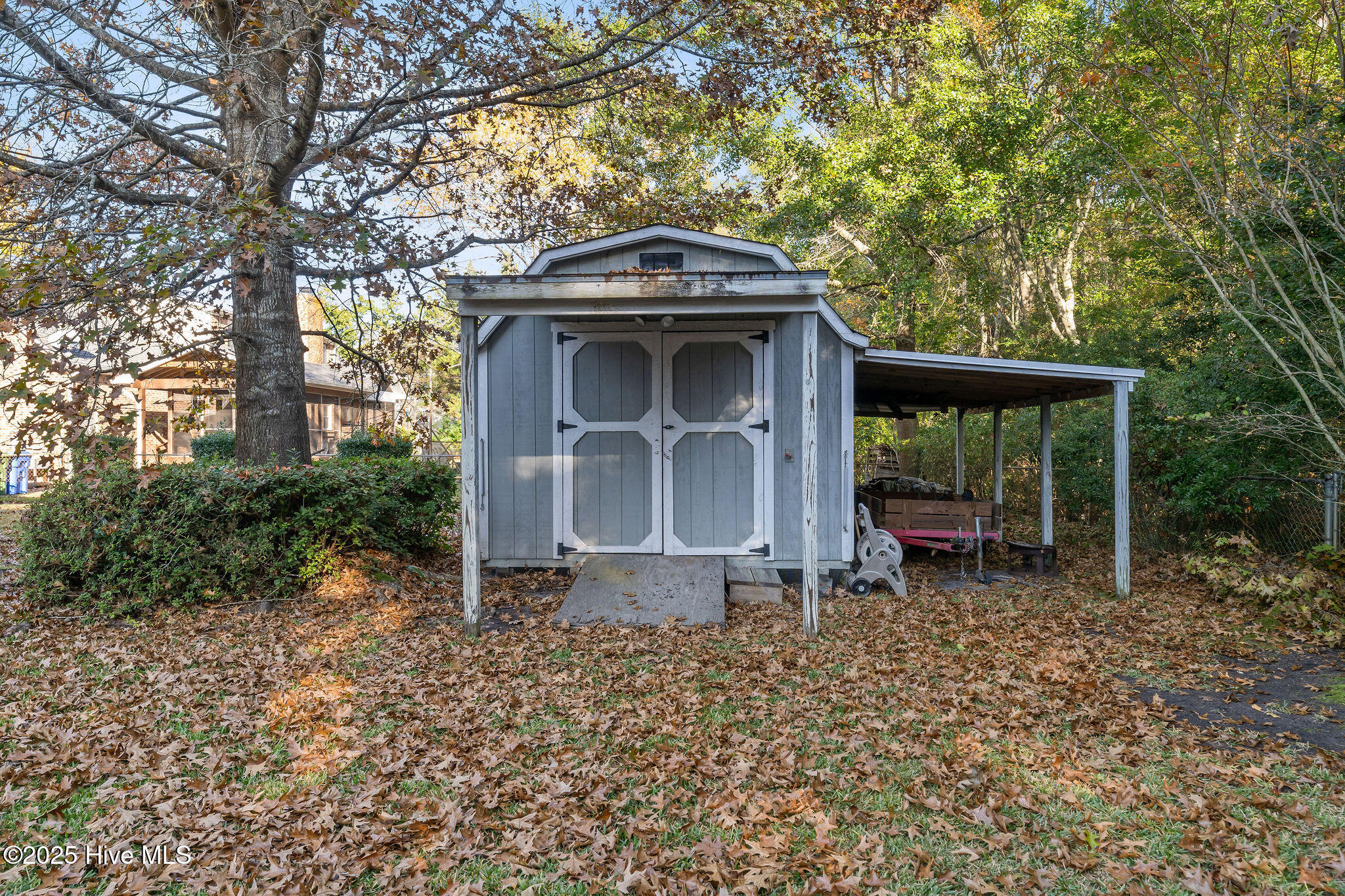 100542635 | Photo 45