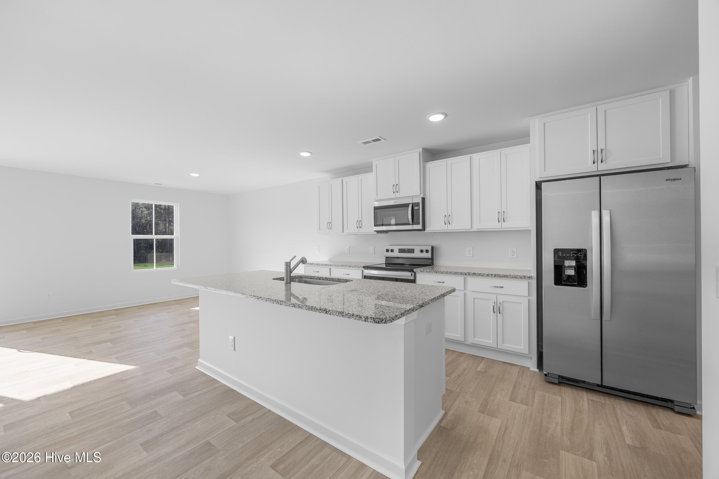 100557126 | Photo 13