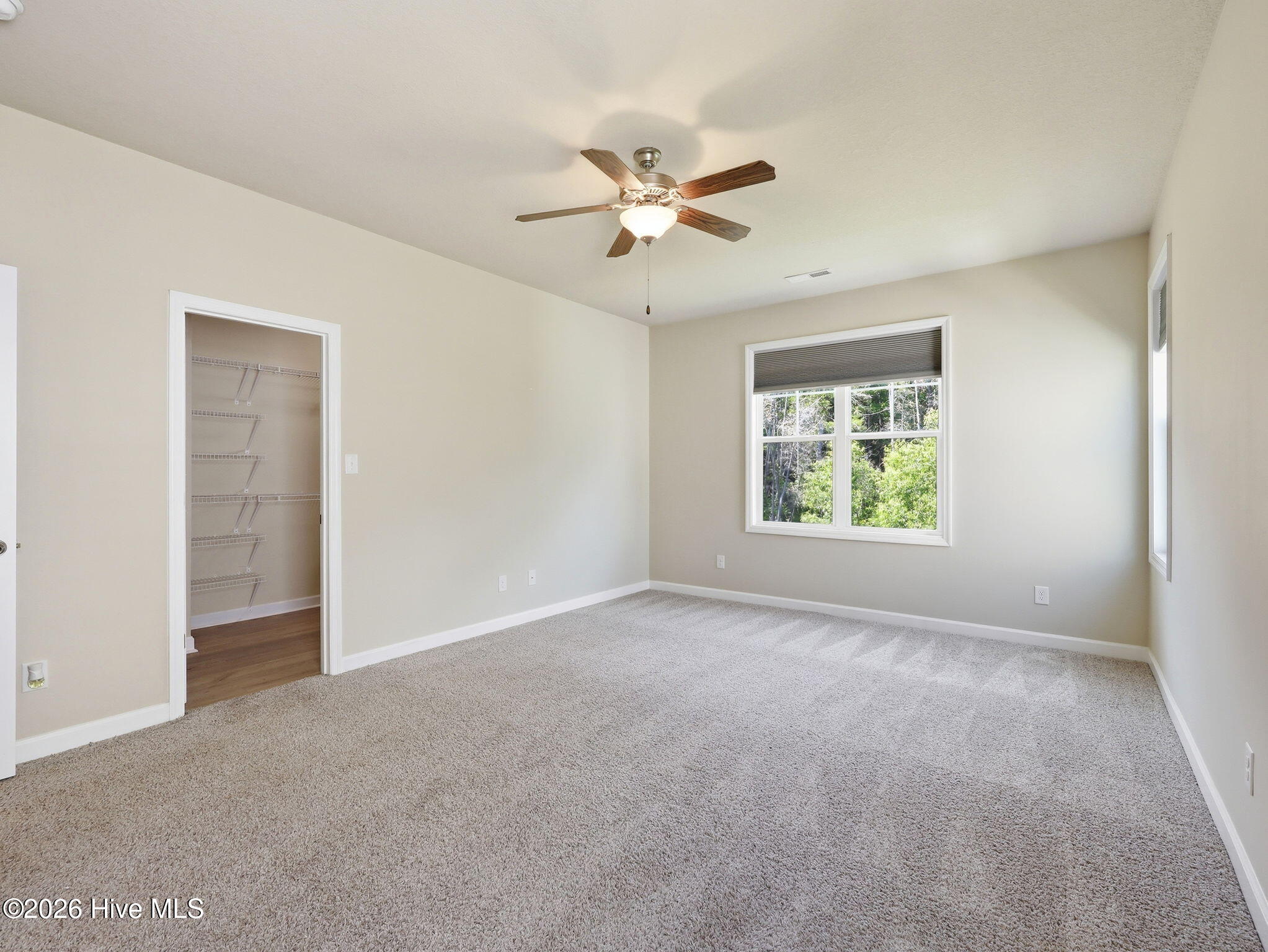 100579591 | Photo 50