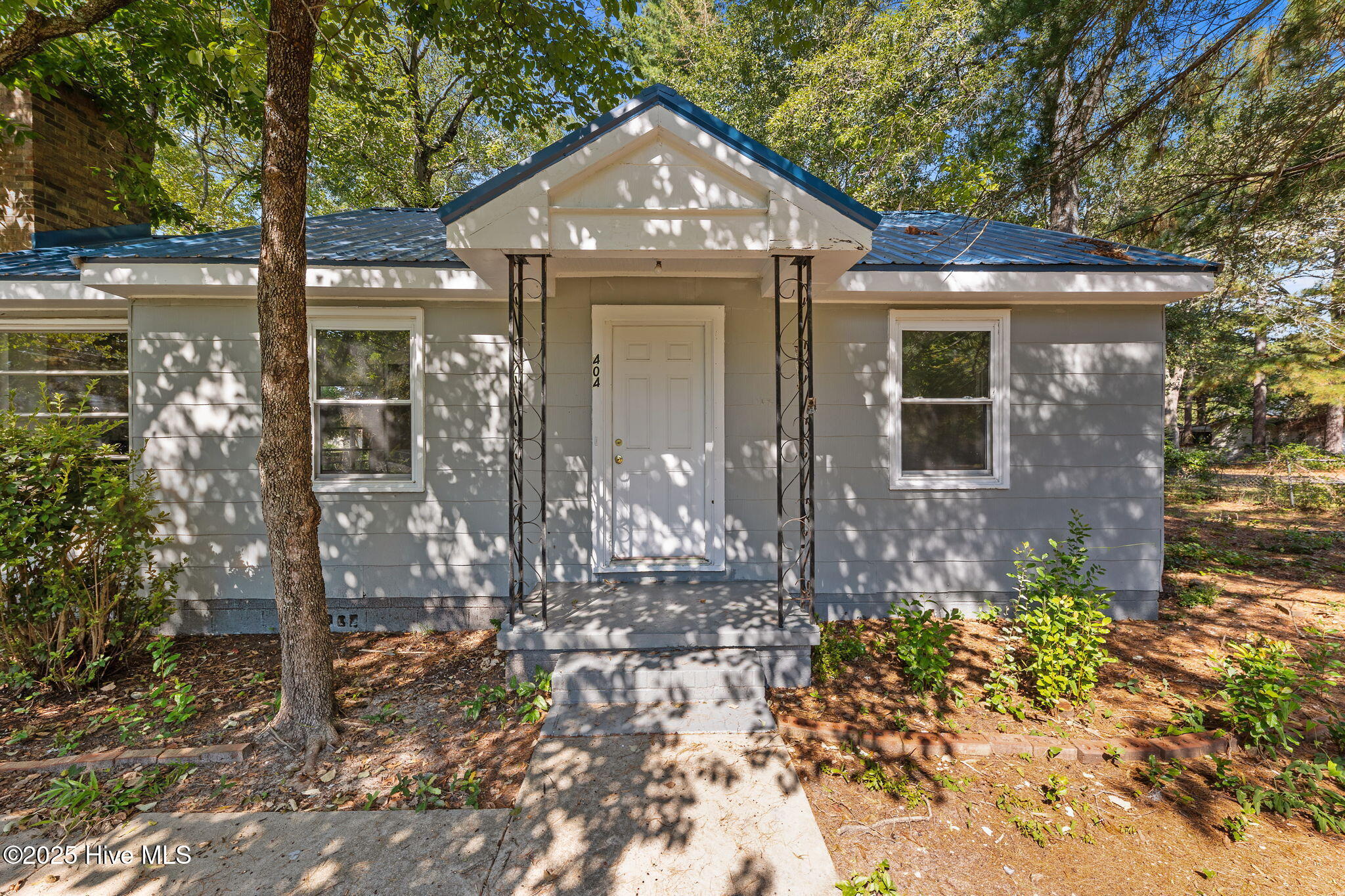 Homes for sale in Aberdeen, NC | 404 Seymour St, Aberdeen, NC 28315 | MLS# 100529233