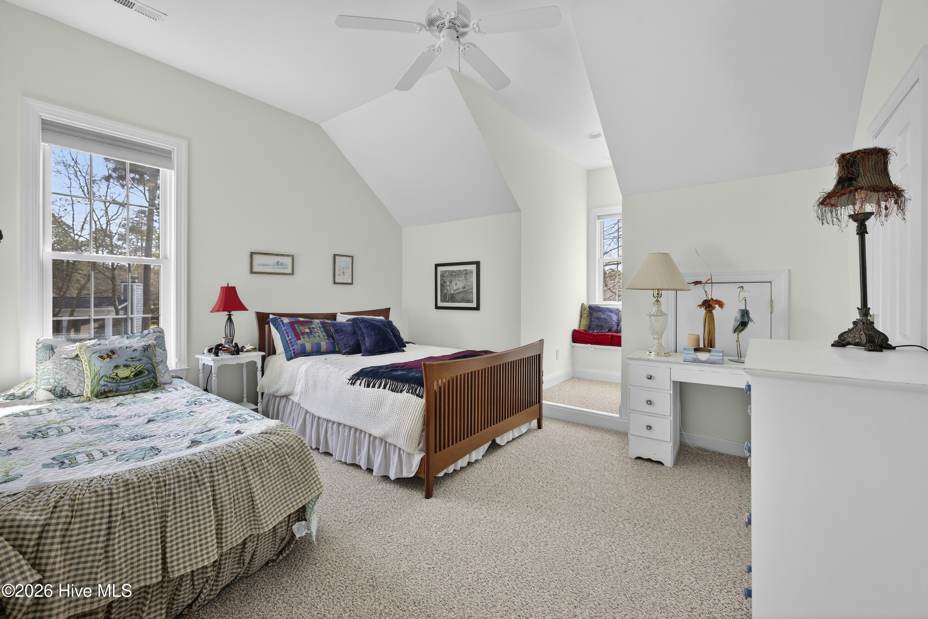 100561189 | Photo 49