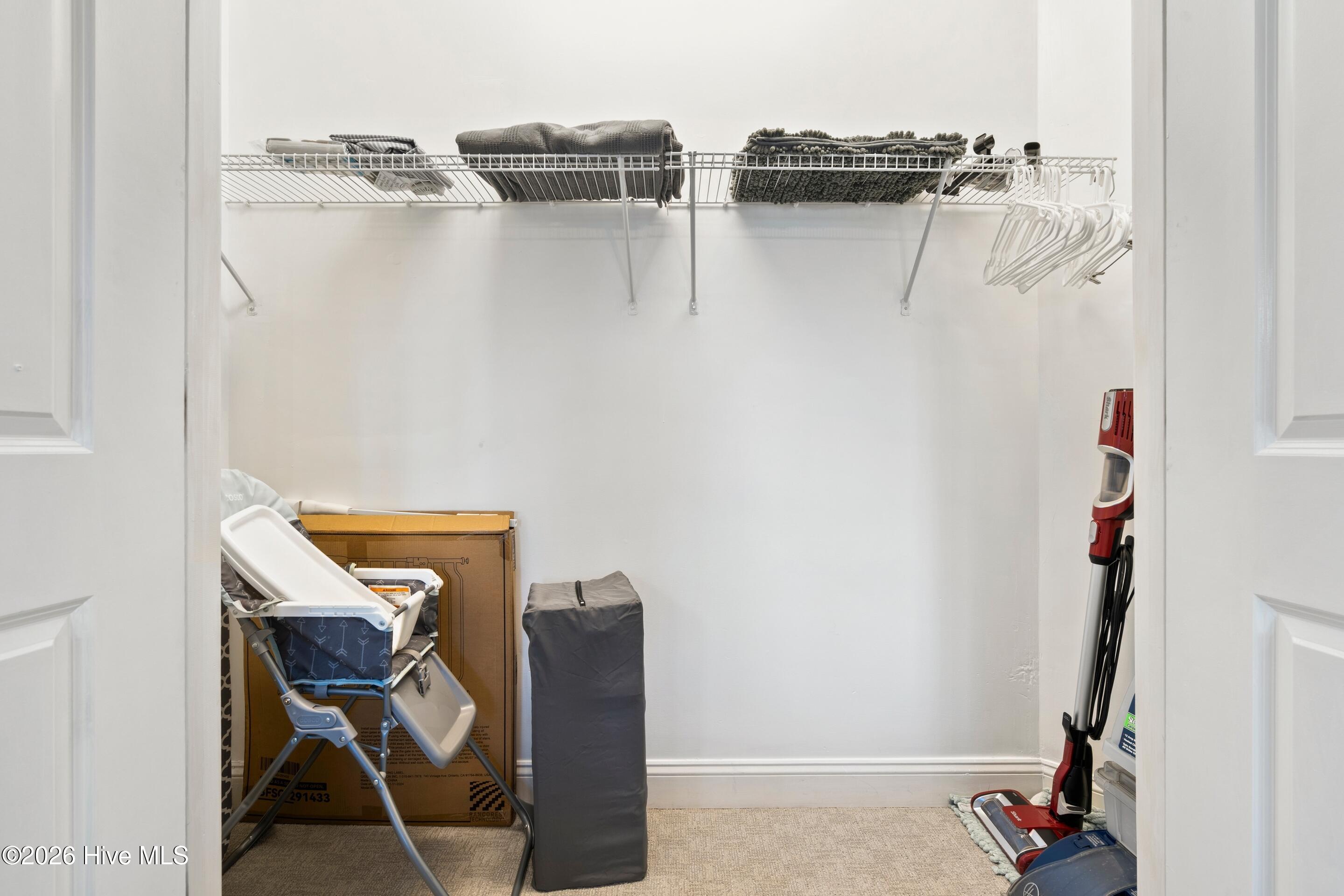 100549187 | Photo 42