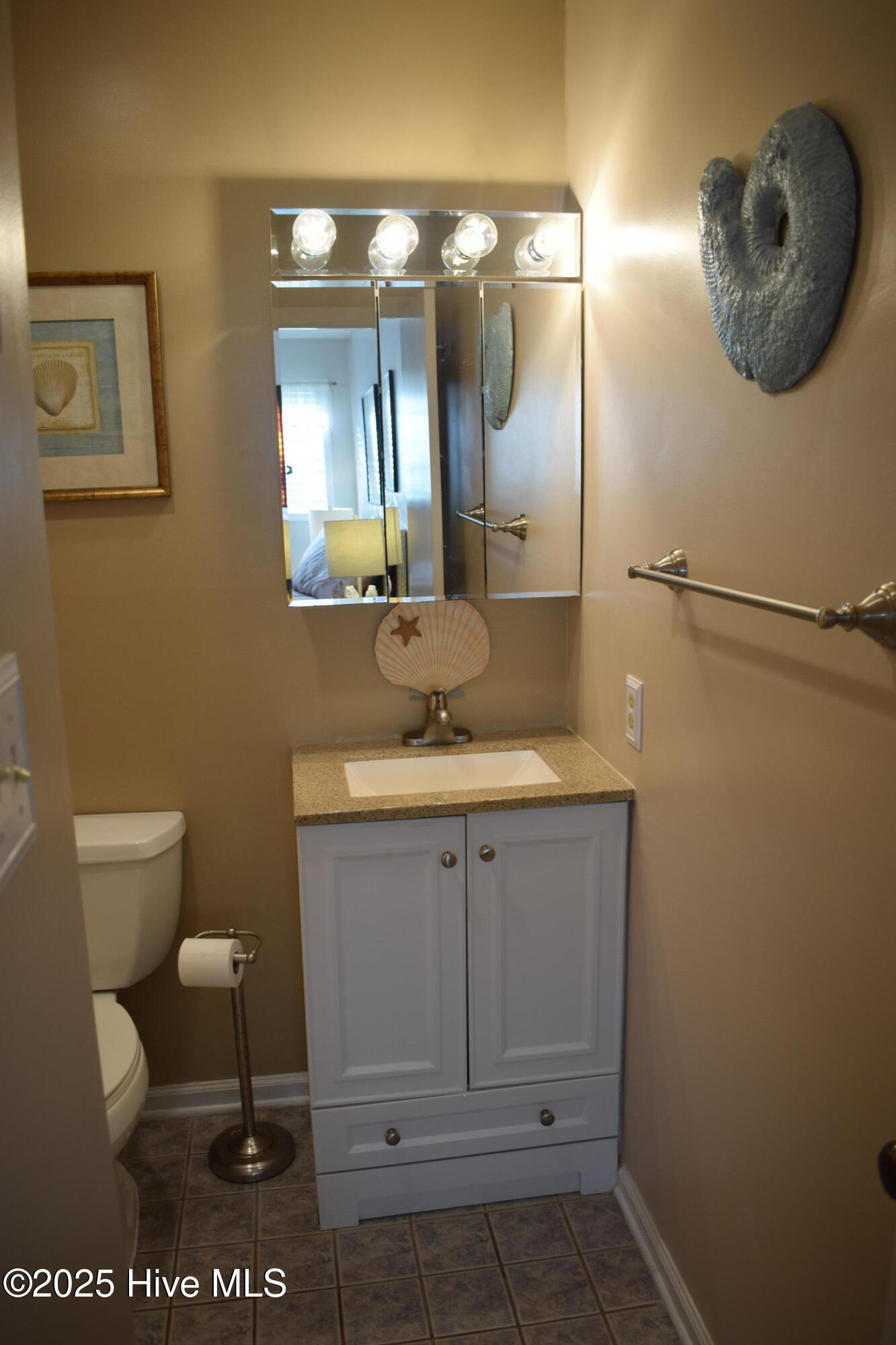 100547630 | Photo 25