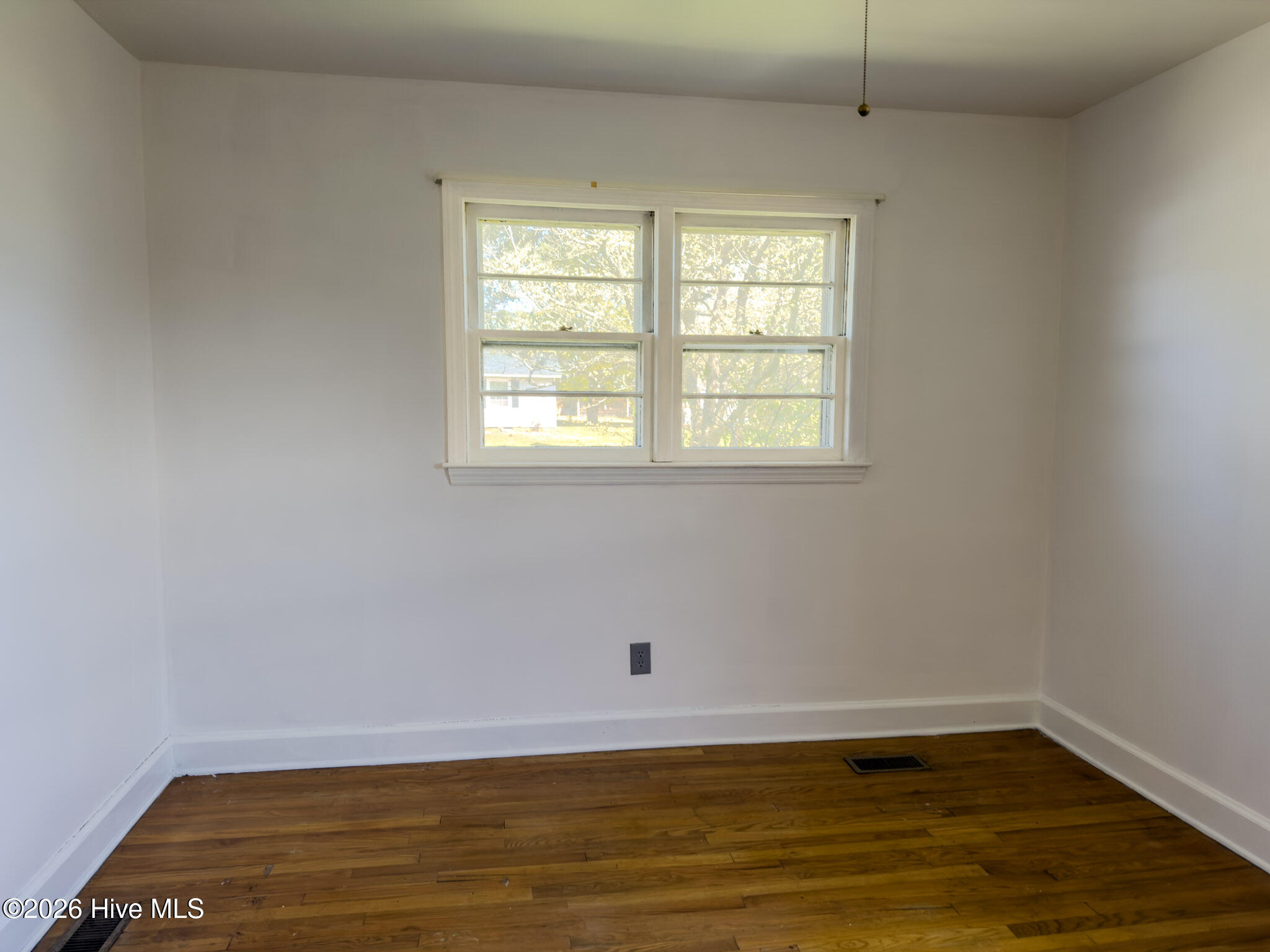 100560249 | Photo 14