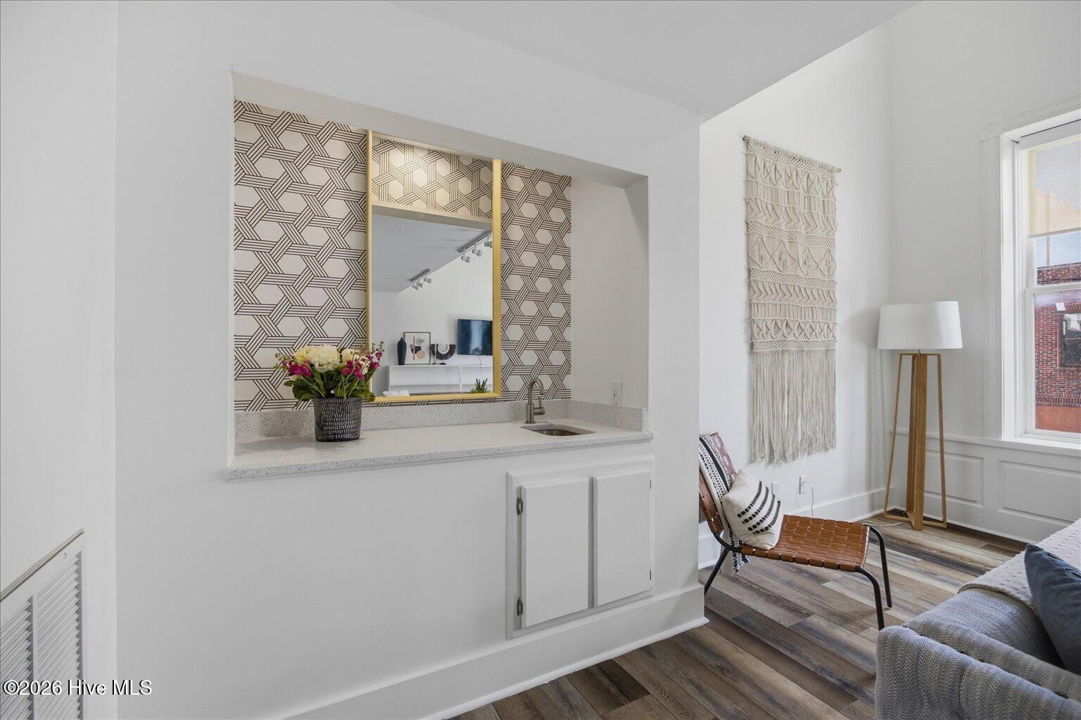 100559467 | Photo 12