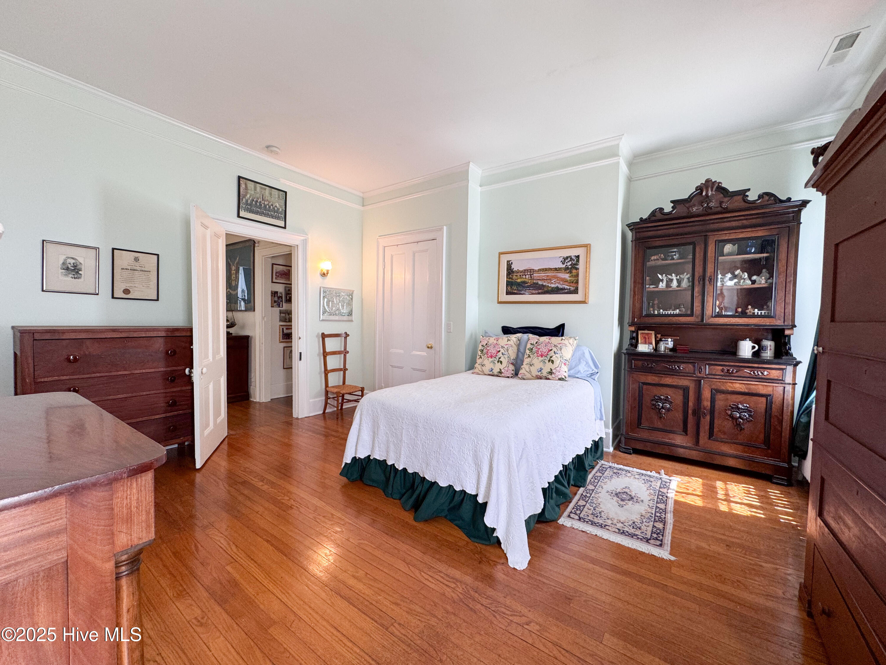 100501936 | Photo 62