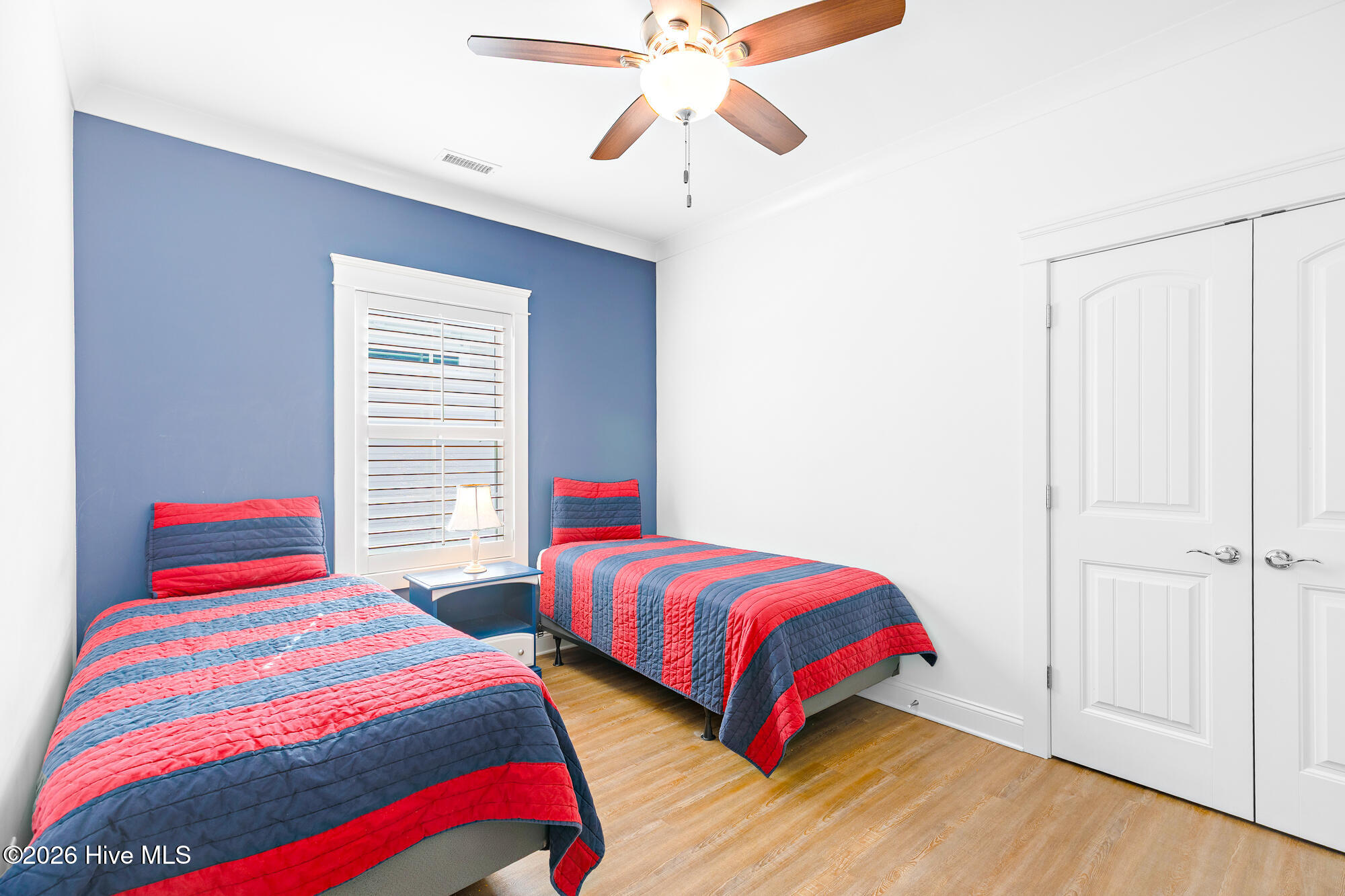 100568676 | Photo 25