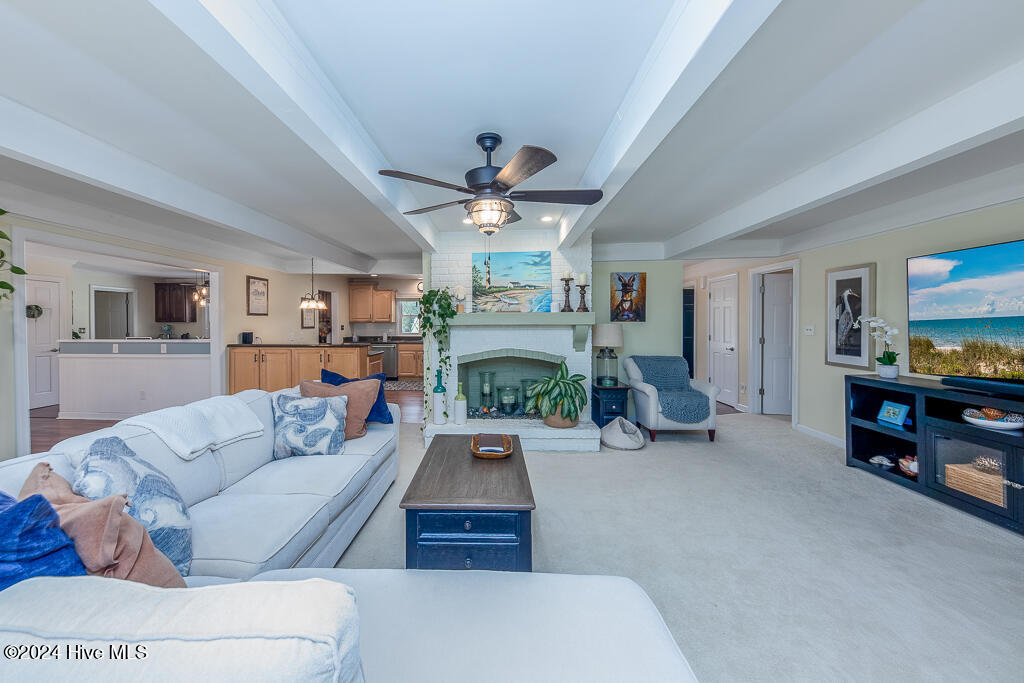 121 Harbour Drive,Hubert