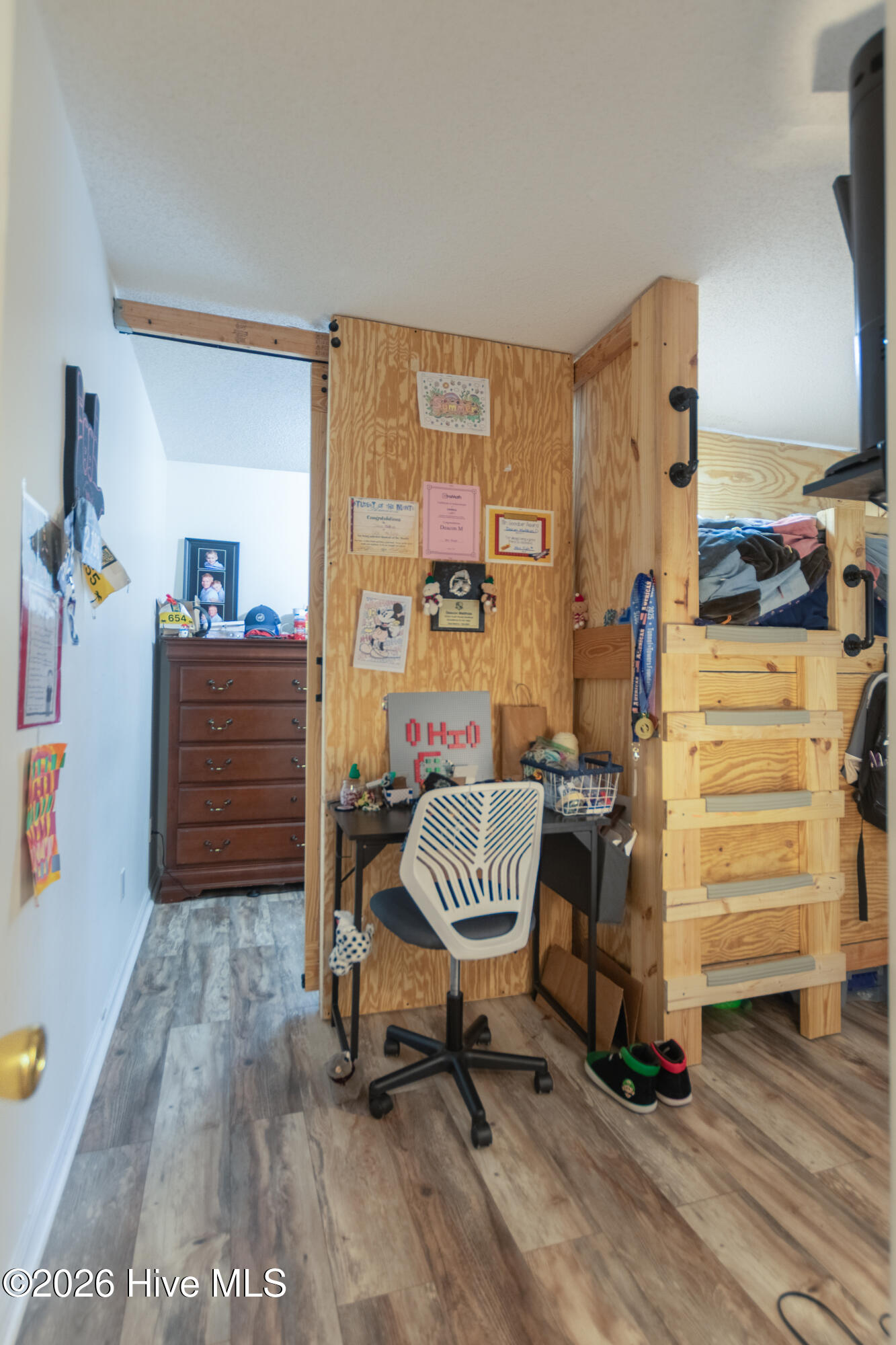 100548656 | Photo 15