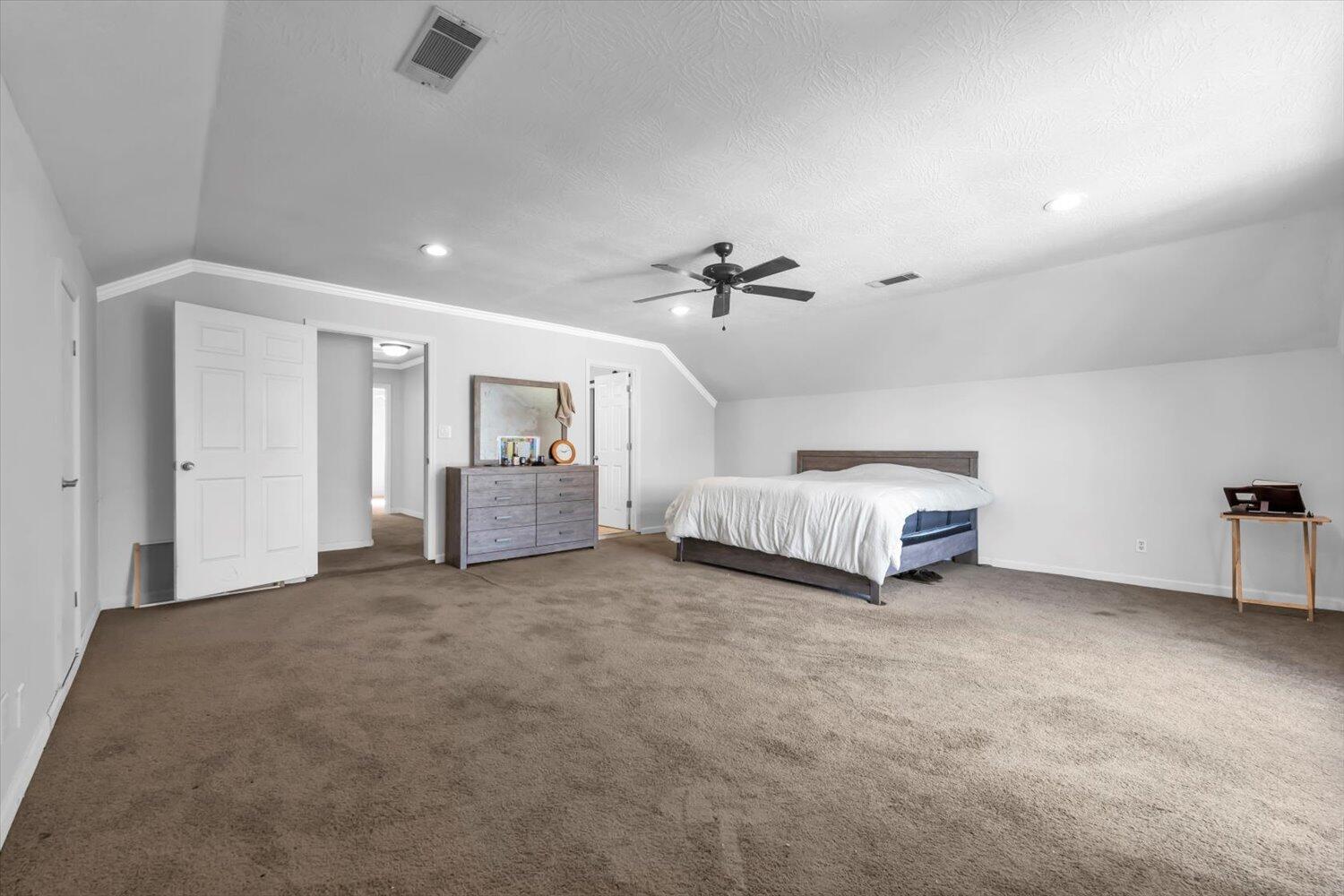 11-2227 Waters Way 11