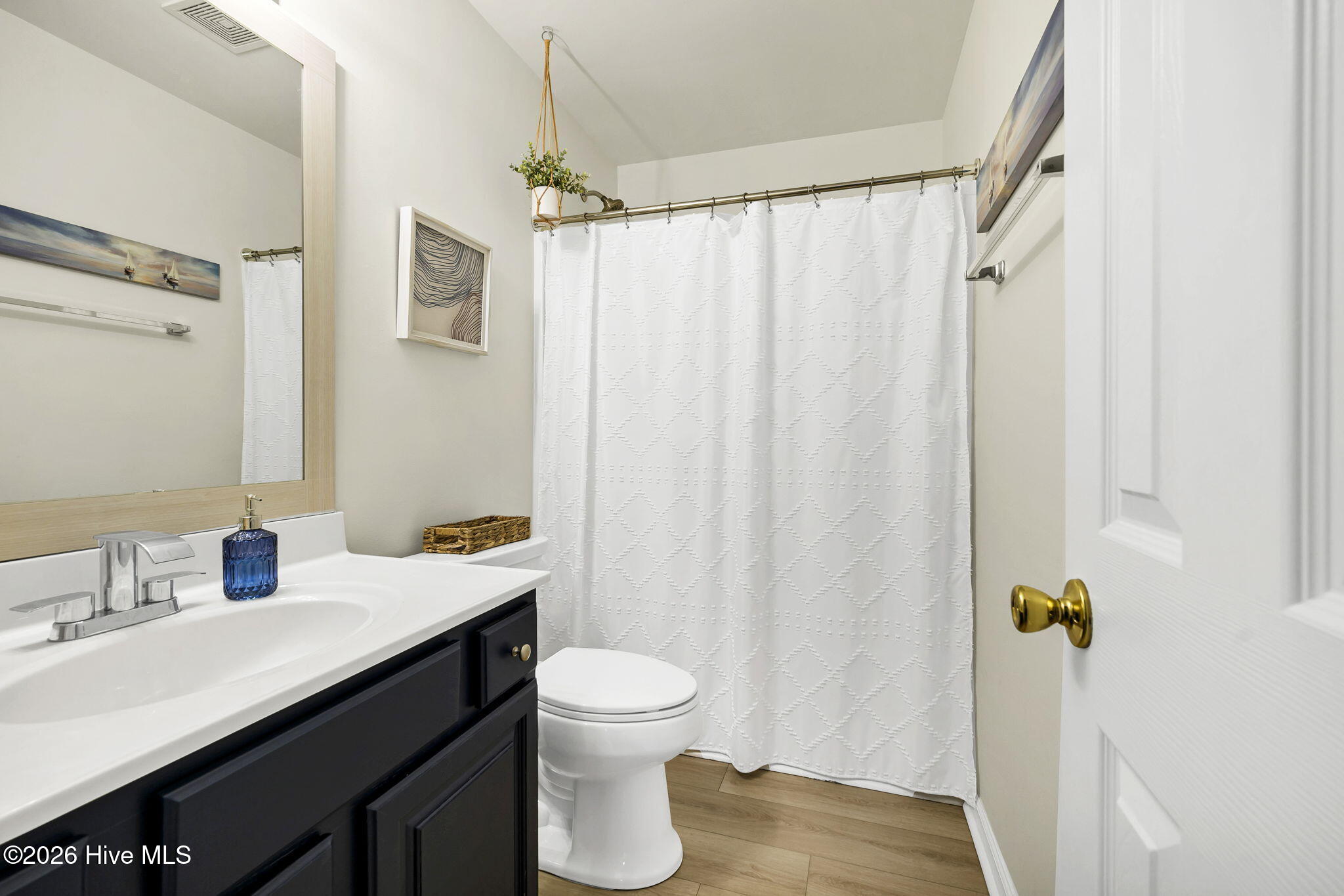 100556201 | Photo 17