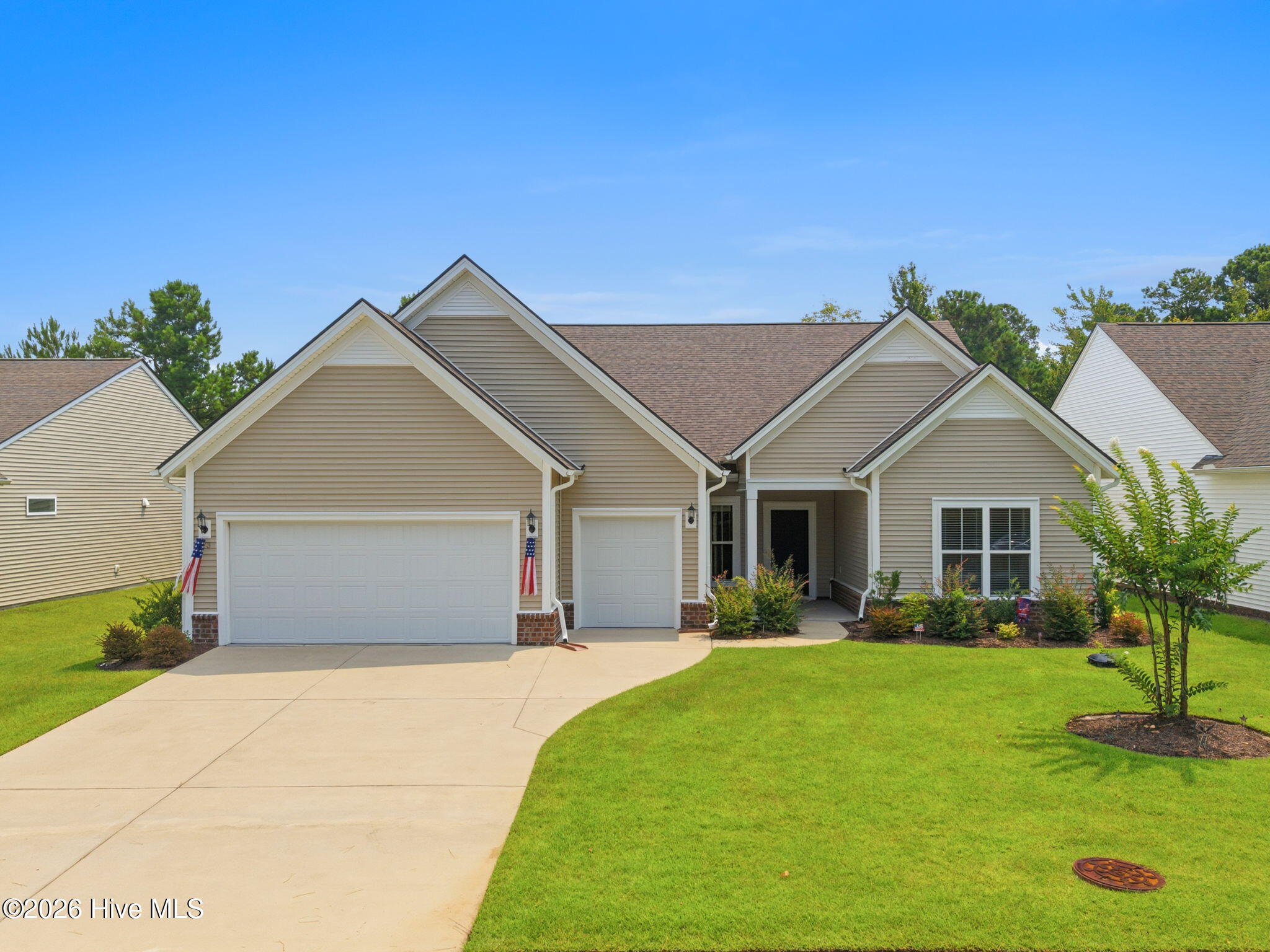 Photo 2 of Single family home for sale at 73 Eagle Claw Dr, Calabash, NC 28467 | MLS# 100592623 | Listing updated on 2026-10-08